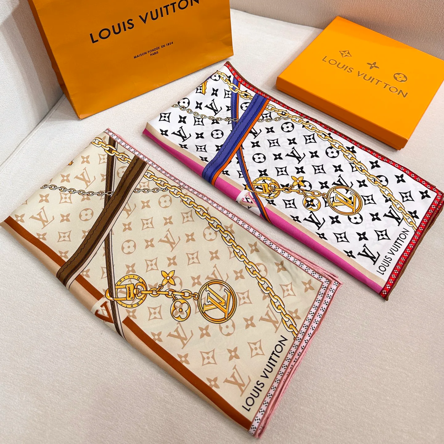 Silk Scarves LOUIS VUITTON 18501130