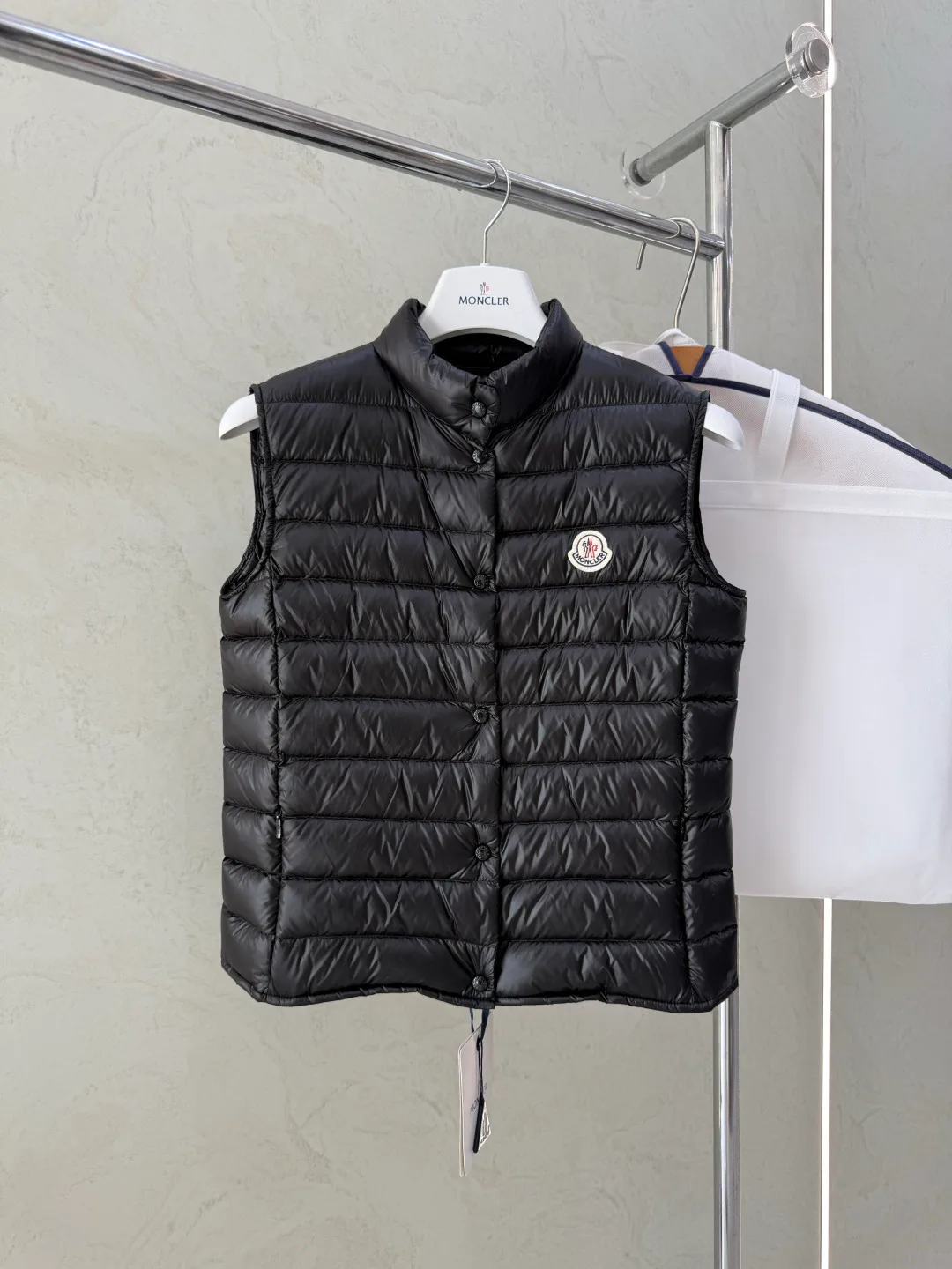 Men's Vests MONCLER 18030022
