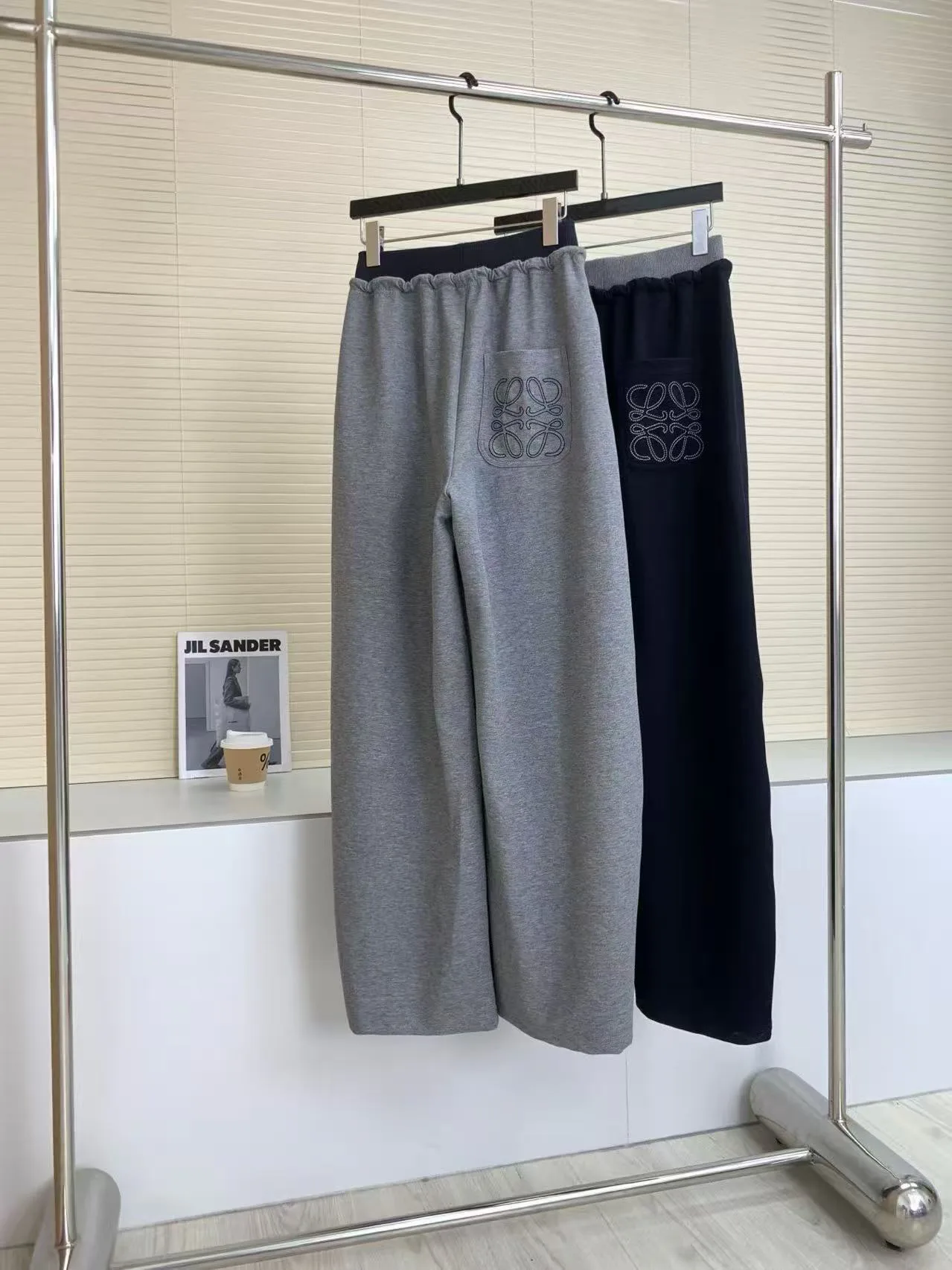 Women's Trousers LOEWE 17854252