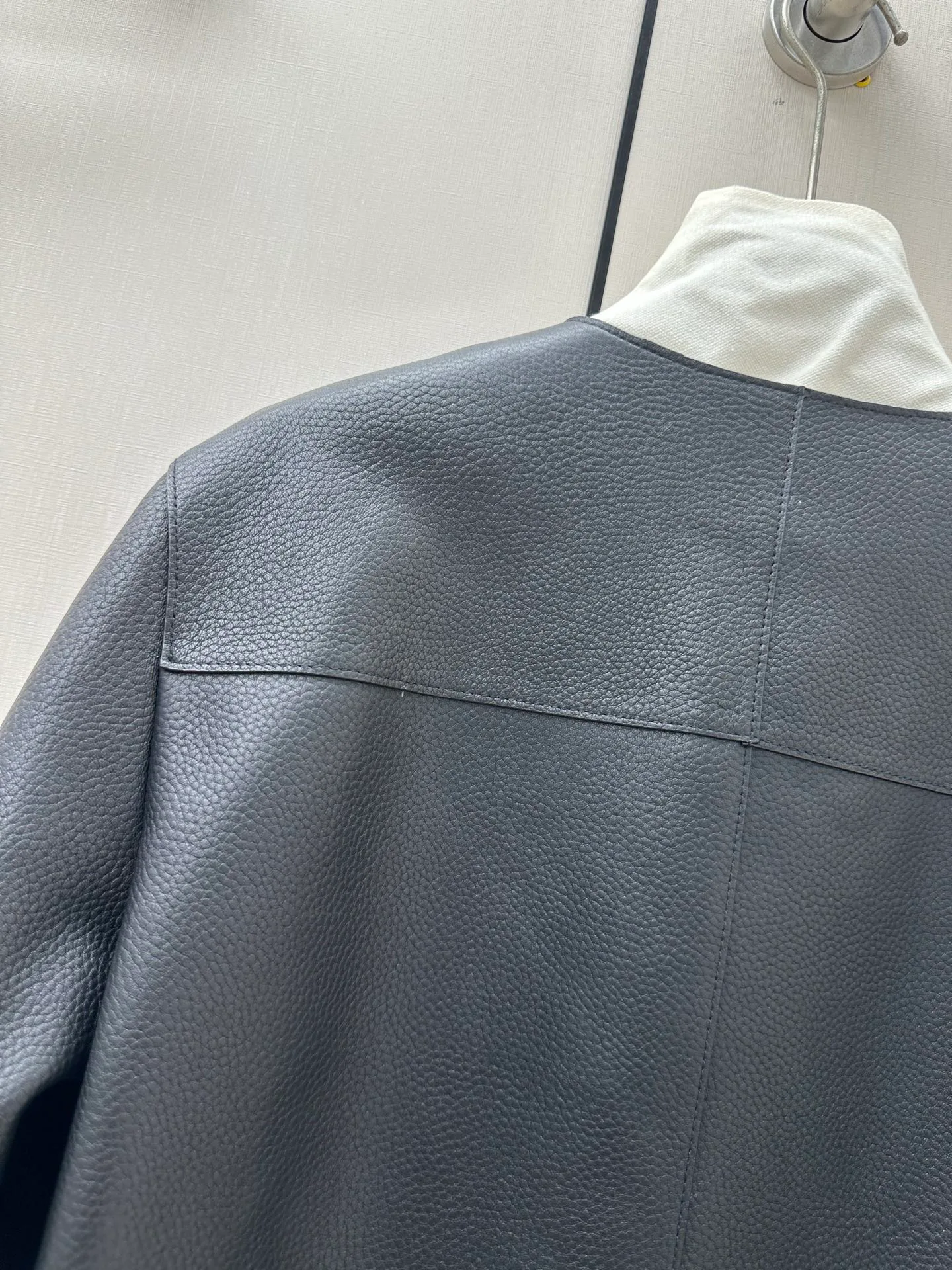 Women's Leather Jackets And Sheepskin Coats HERMES 17940572