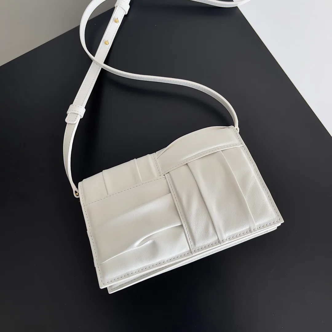 Women's Classic Handbags BOTTEGA VENETA 17934570