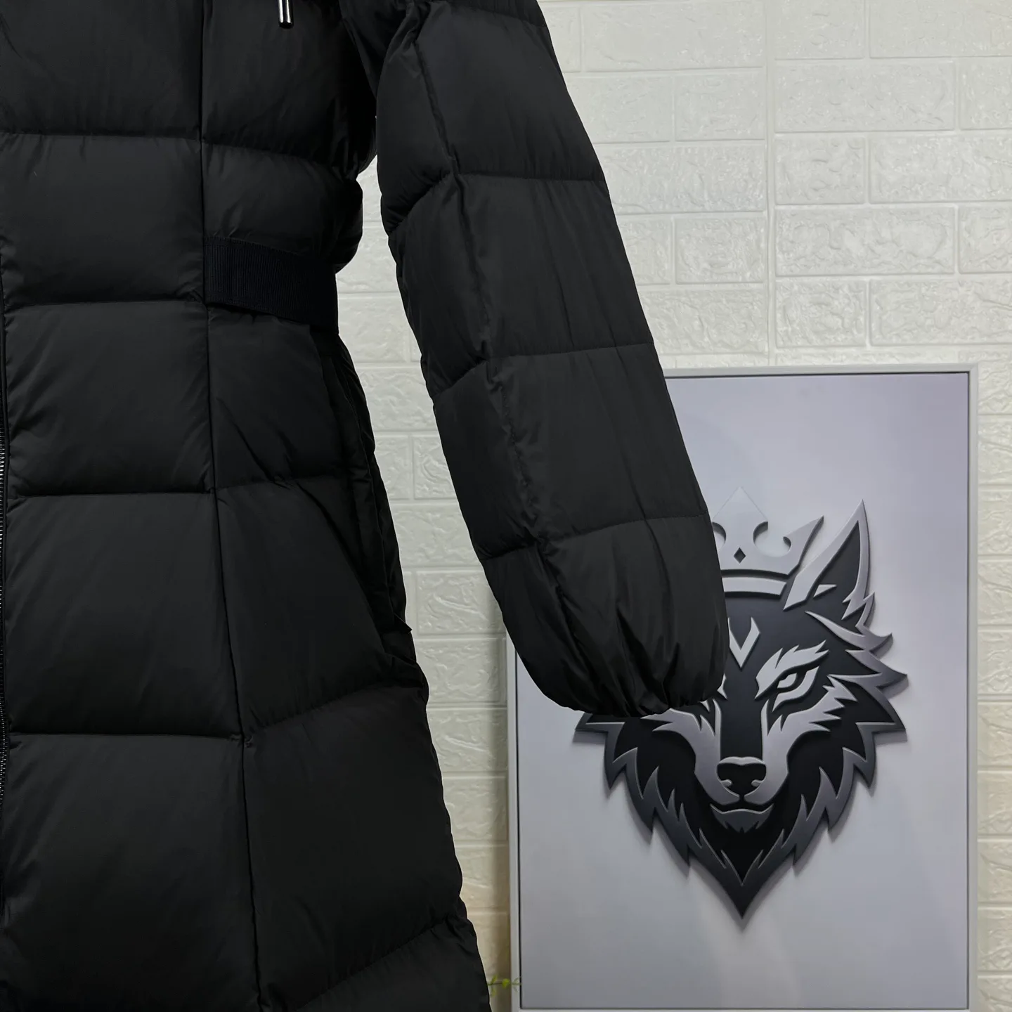 Women's Jackets And Down Jackets MONCLER 18326204