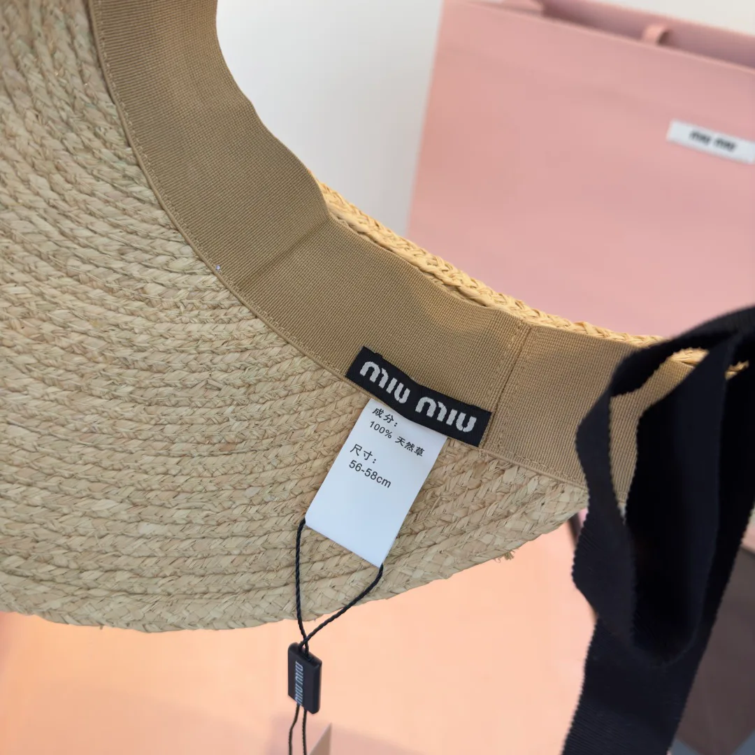 Hats MIU MIU 17562438