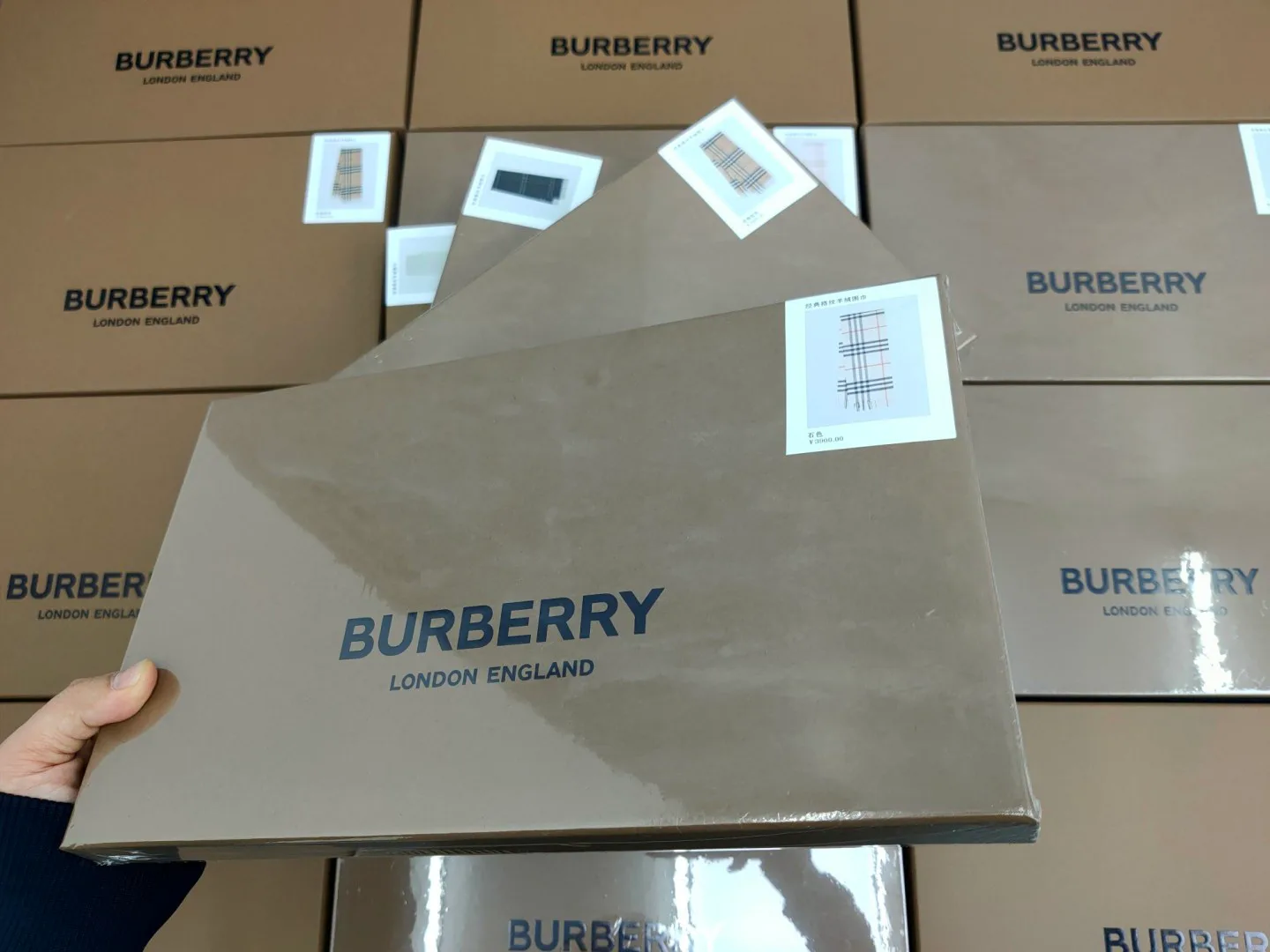 Scarves BURBERRY 18141190