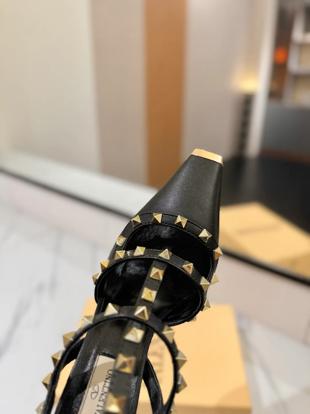 Women's Open-Toe Sandals VALENTINO 17366654