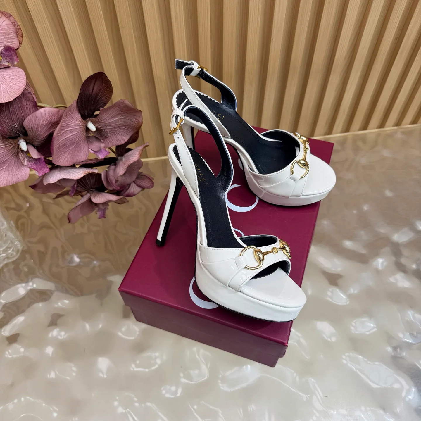 Women's Open-Toe Sandals GUCCI 17448813