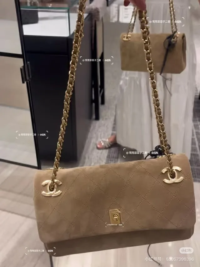 Women's Classic Handbags CHANEL 17364597