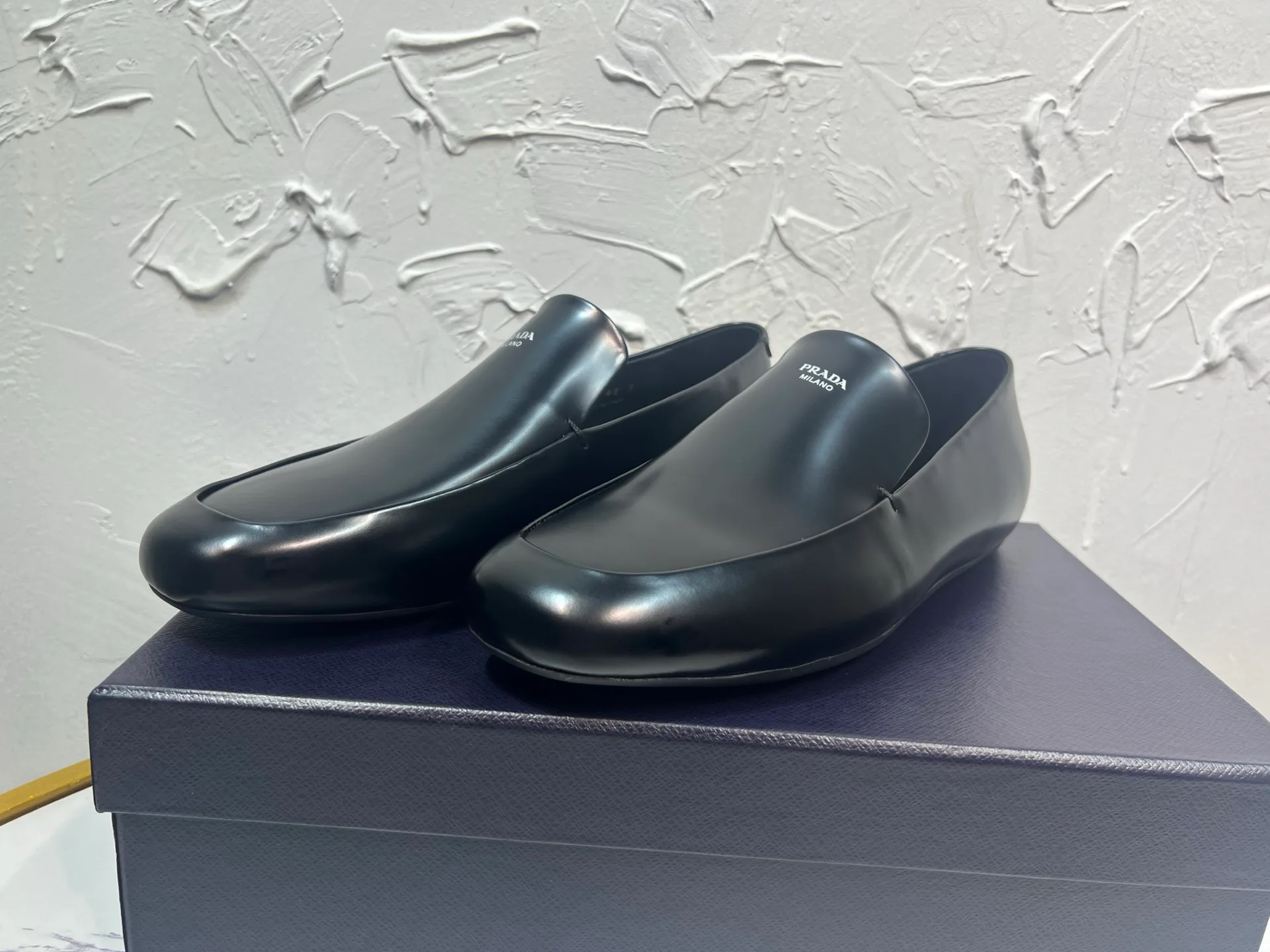 Men's Loafers And Dress Shoes PRADA 19570686