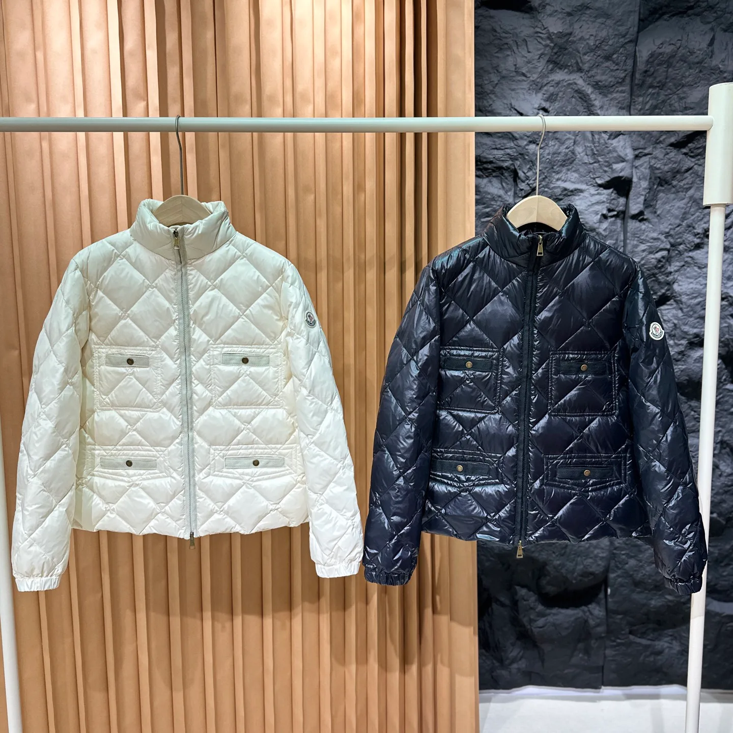 Women's Jackets And Down Jackets MONCLER 17938425