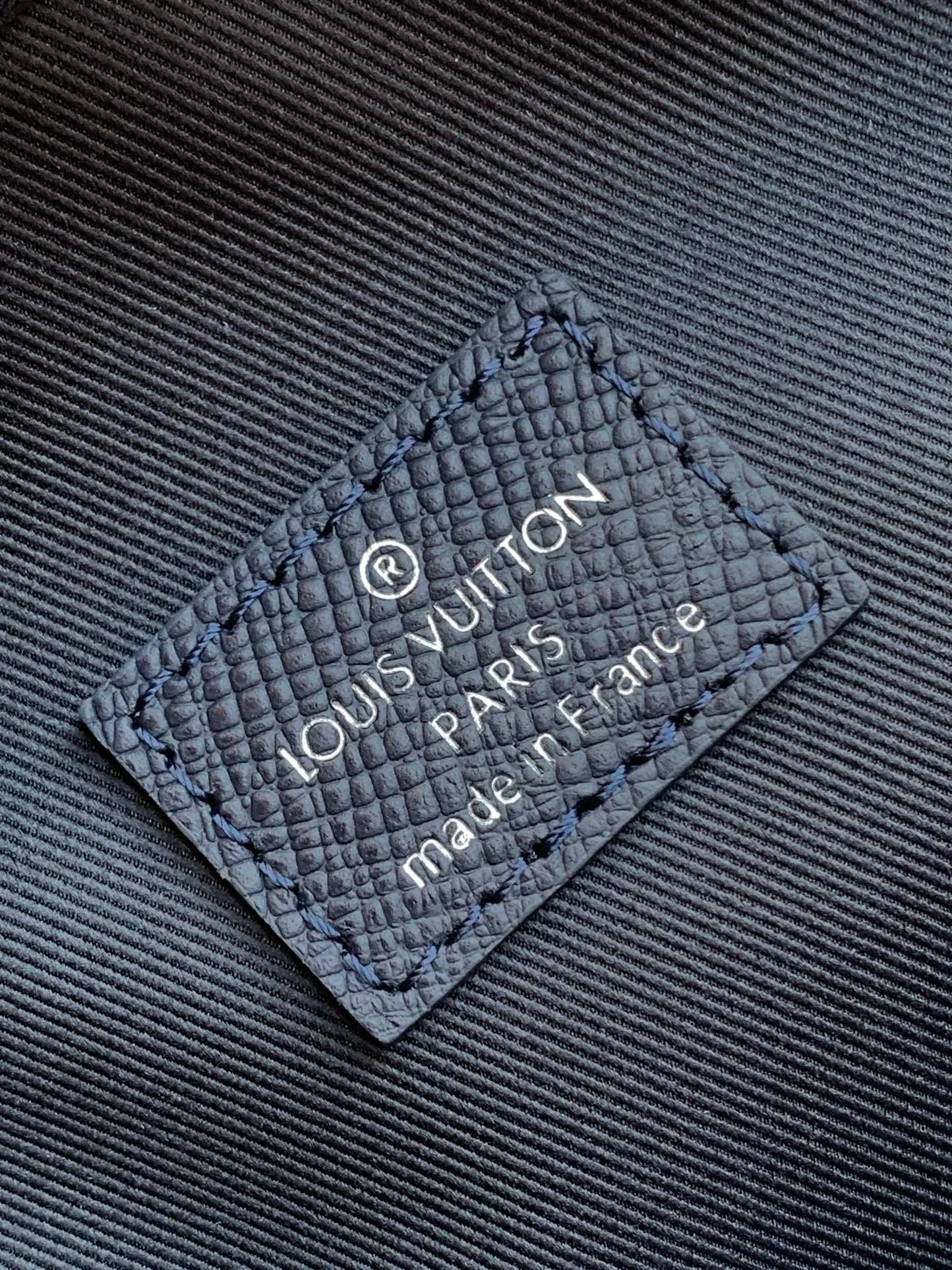 Women's Shoulder Bags LOUIS VUITTON 17948727