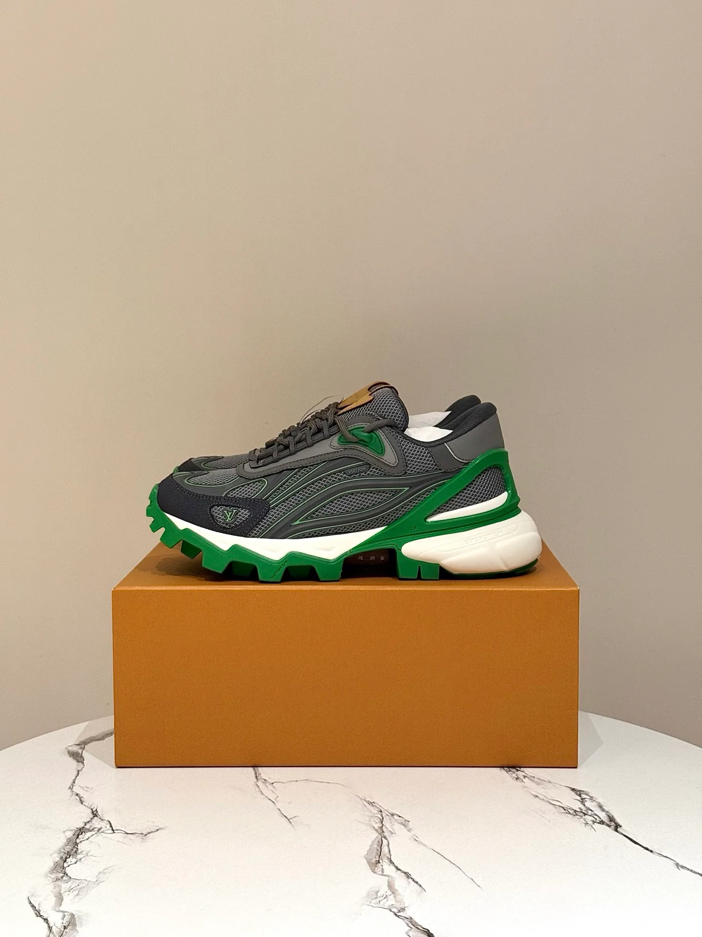 Men's Sneakers LOUIS VUITTON 17872798
