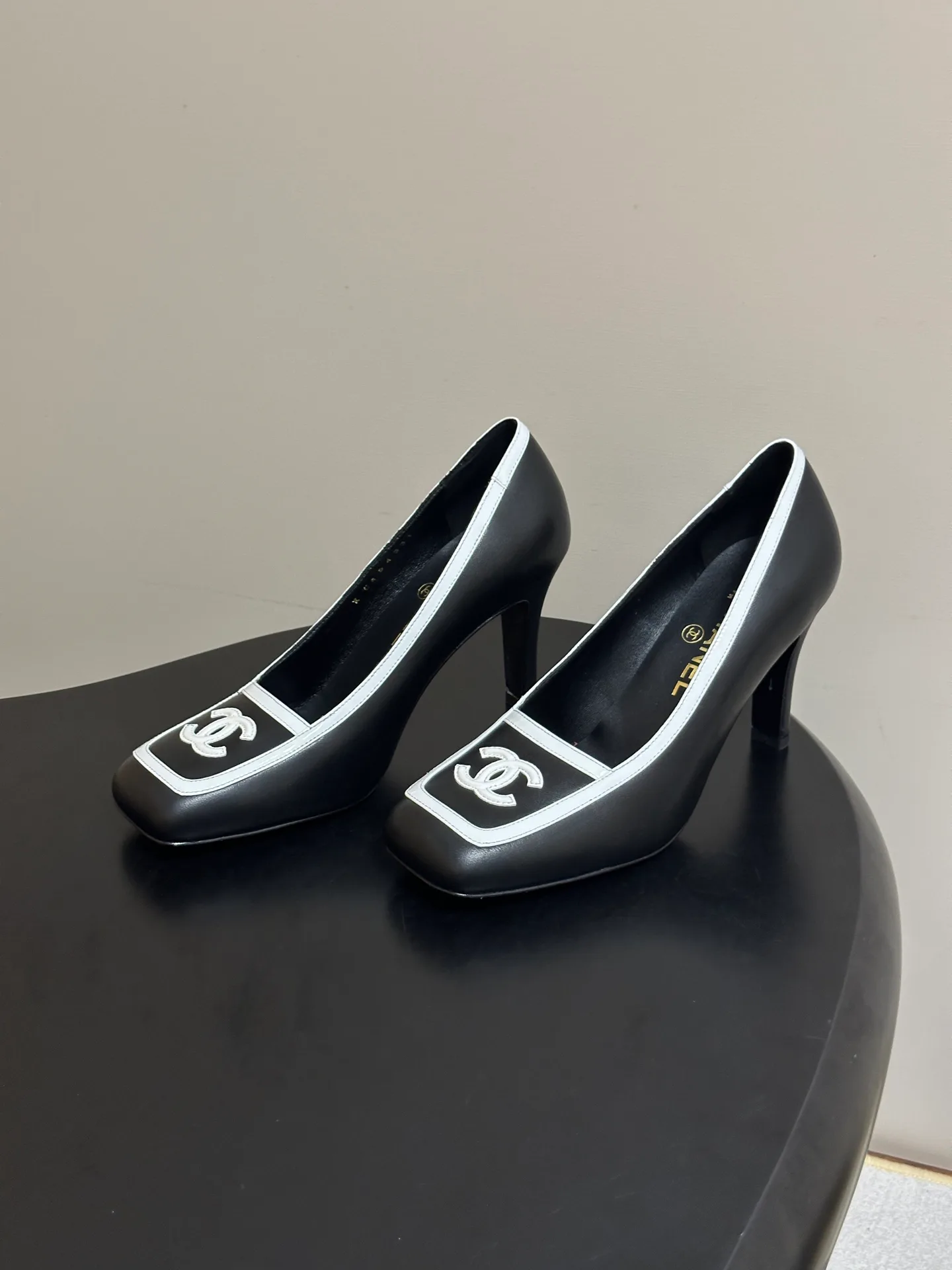 Women's Heels CHANEL 18049712
