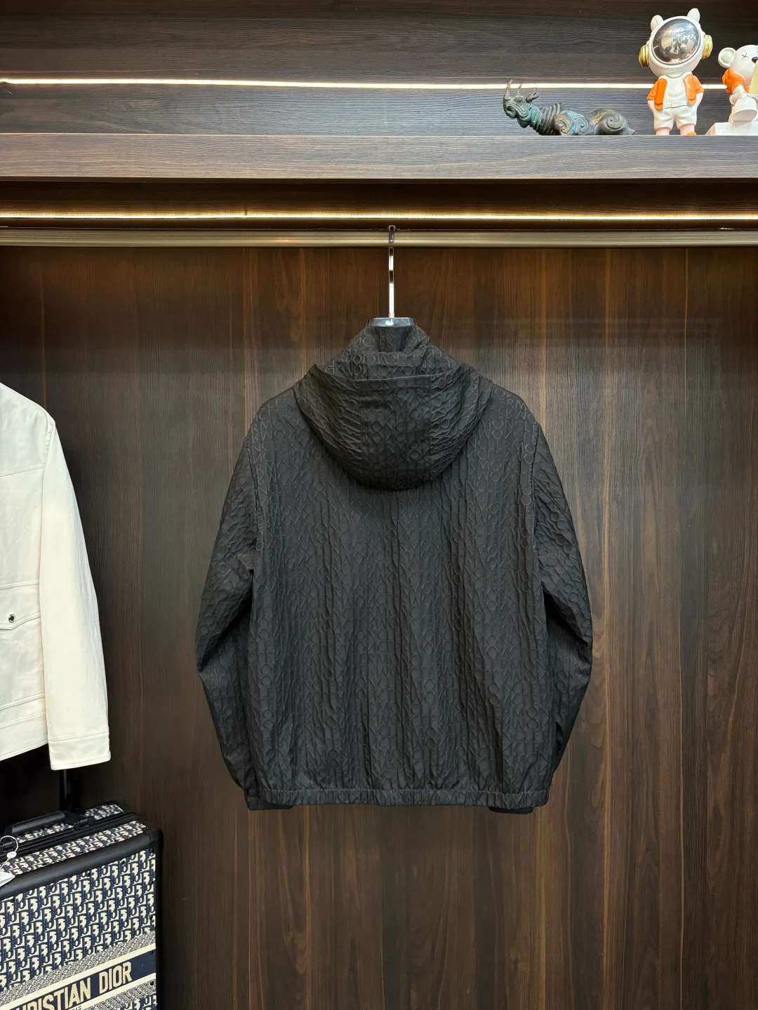 Men's Jackets And Down Jackets MONCLER 18140539
