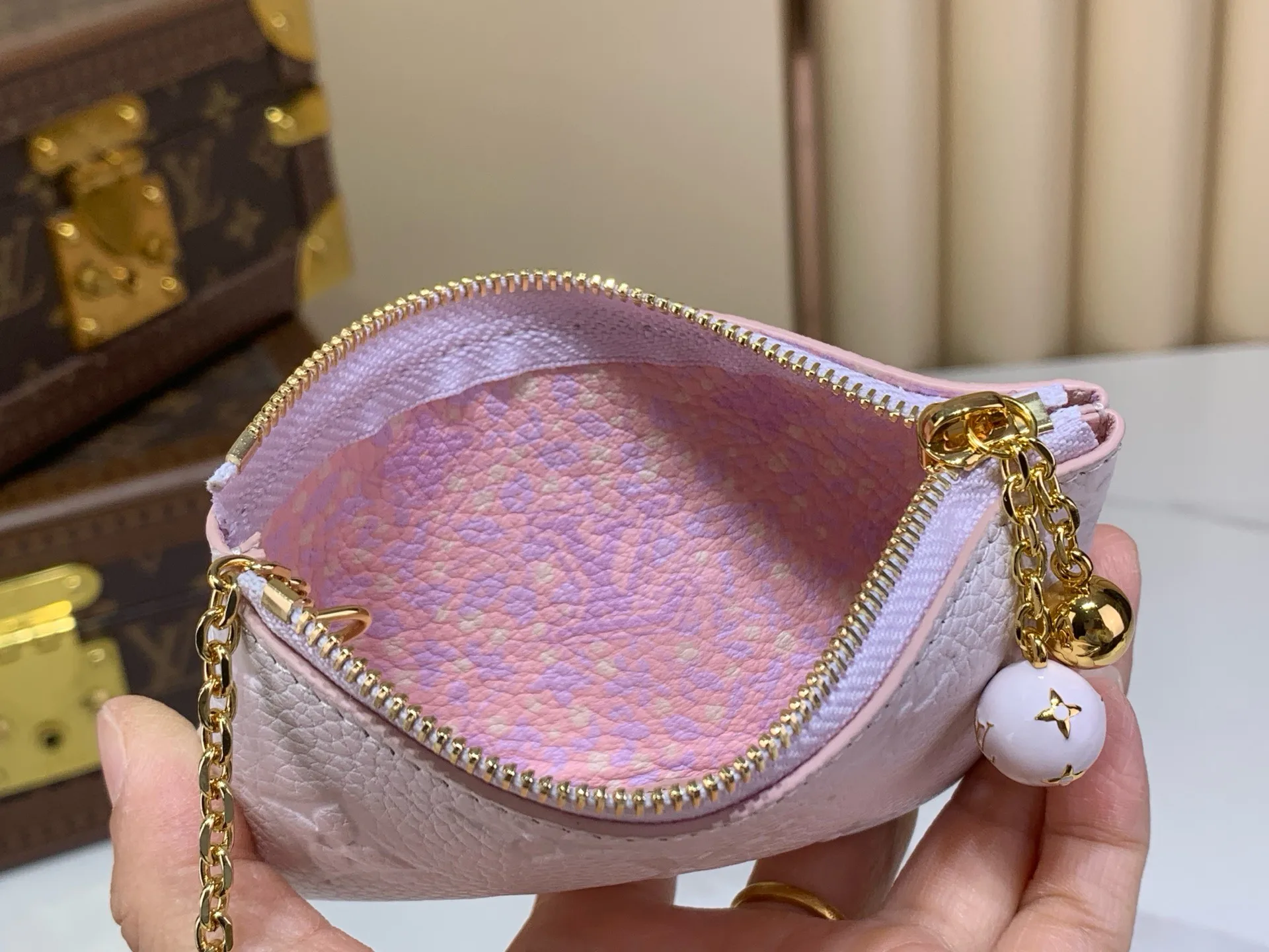 Women's Clutches LOUIS VUITTON 17499377