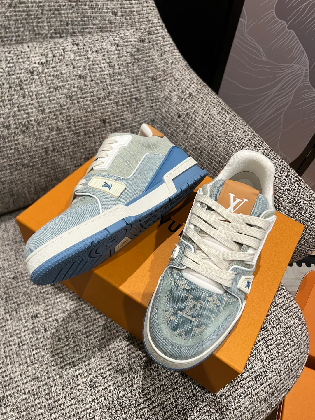 Women's Sneakers LOUIS VUITTON 18080170