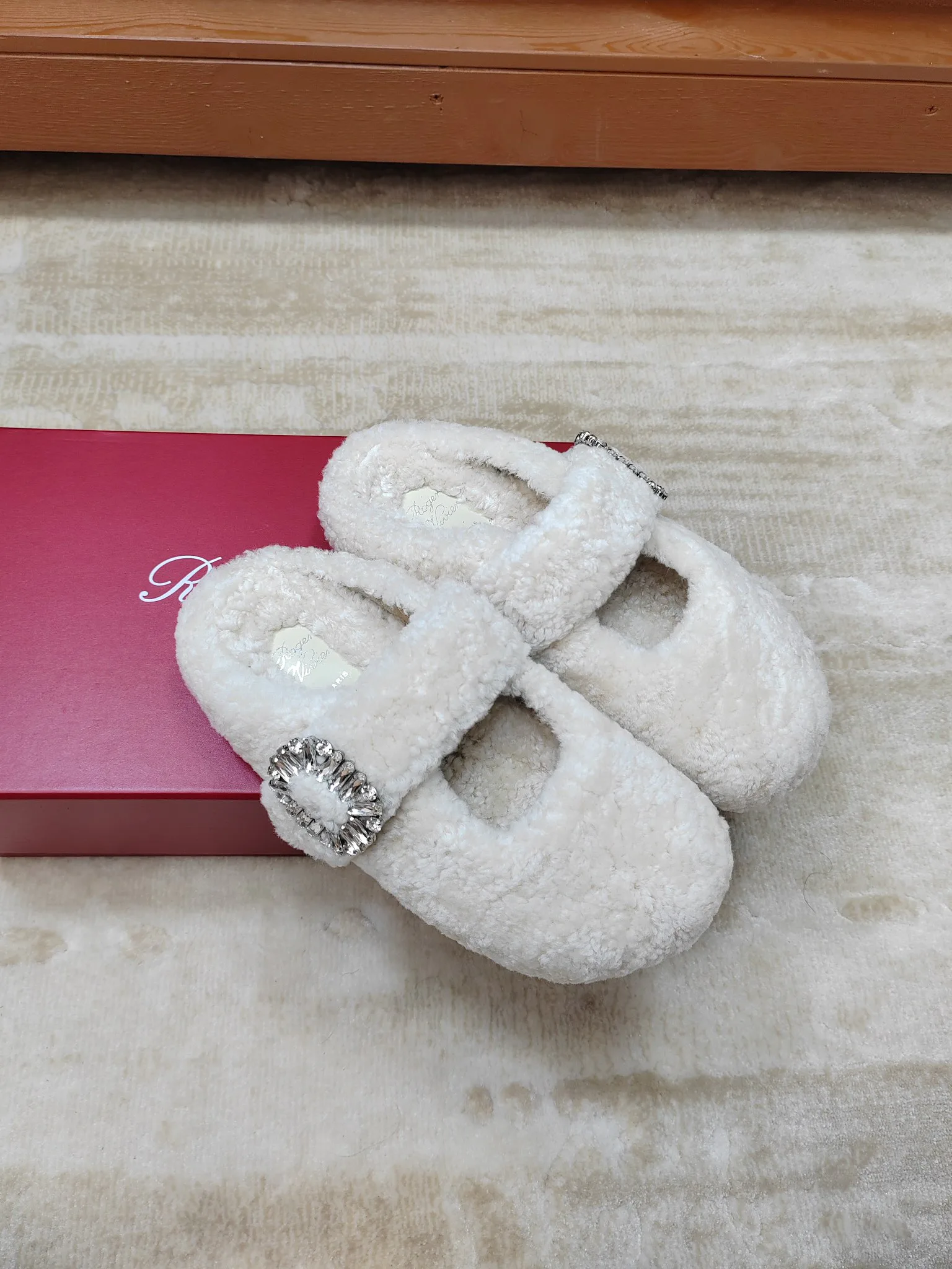 Women's Slippers ROGER VIVIER 17852285
