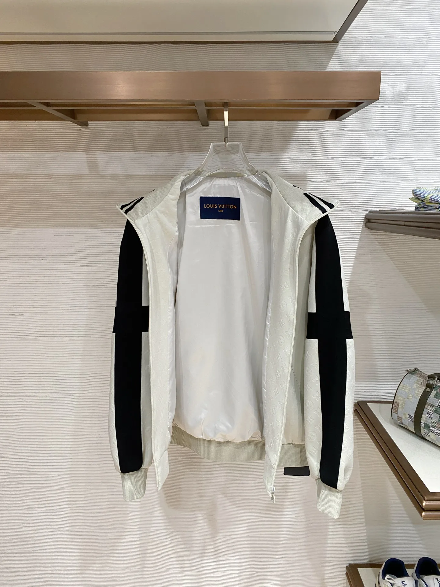 Men's Jackets And Down Jackets LOUIS VUITTON 18140219