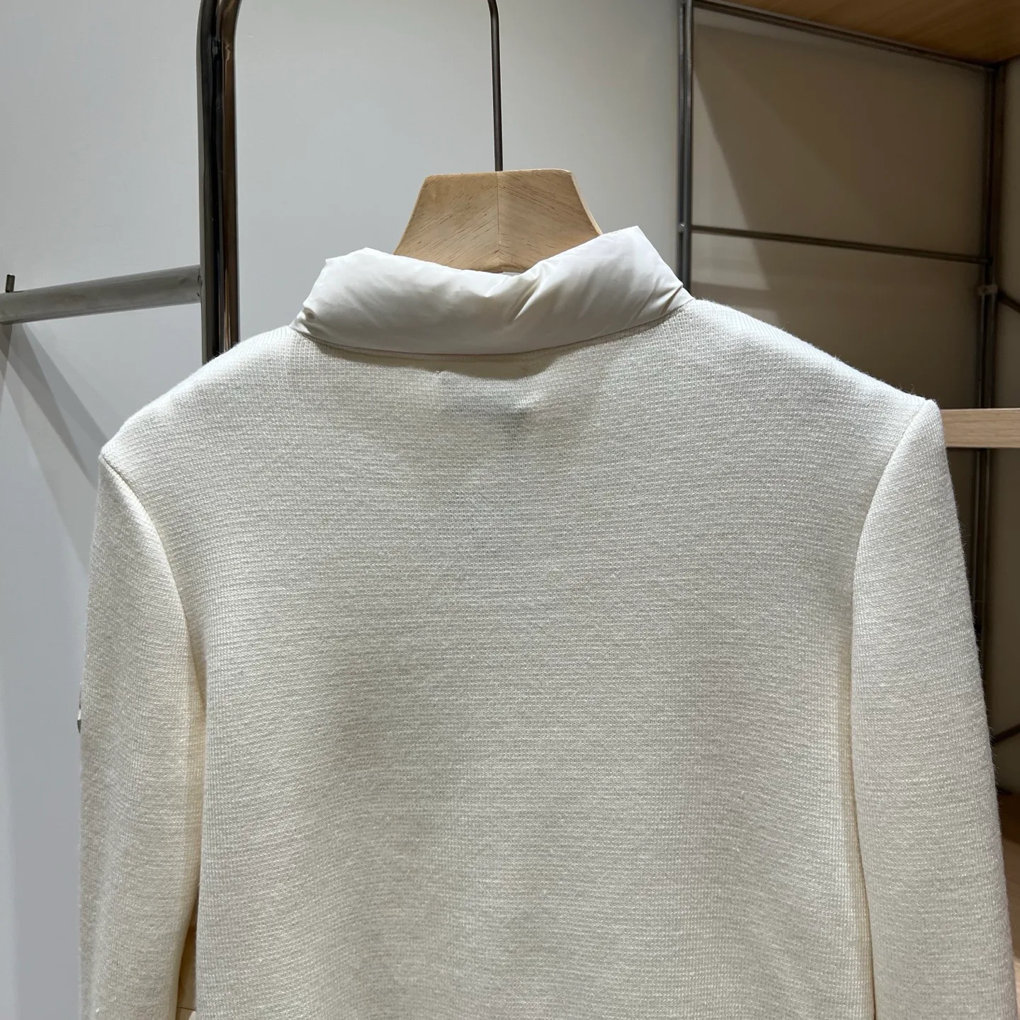 Women's Jackets And Down Jackets MONCLER 18106076