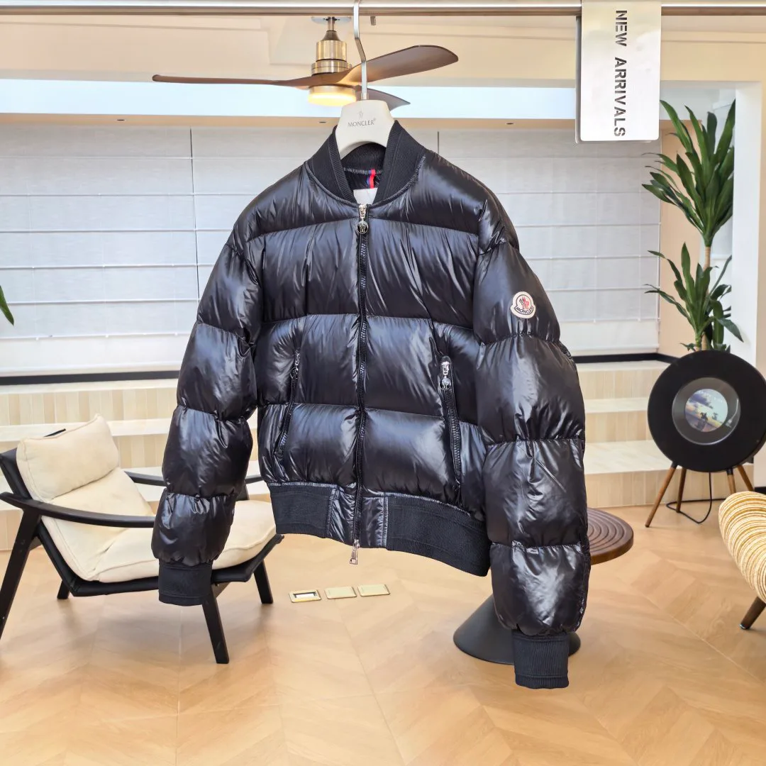 Women's Jackets And Down Jackets MONCLER 18432308