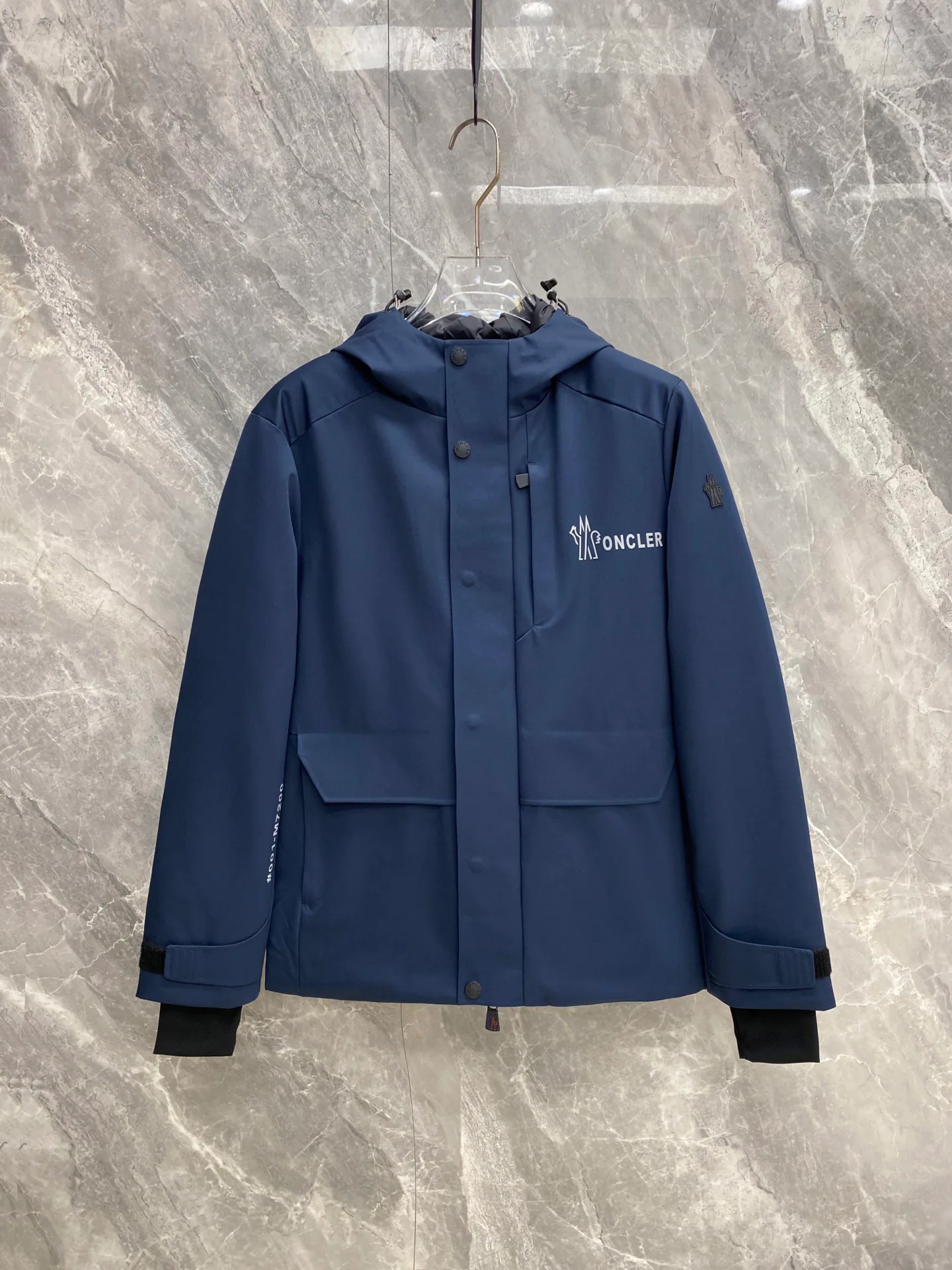 Men's Jackets And Down Jackets MONCLER 18348638