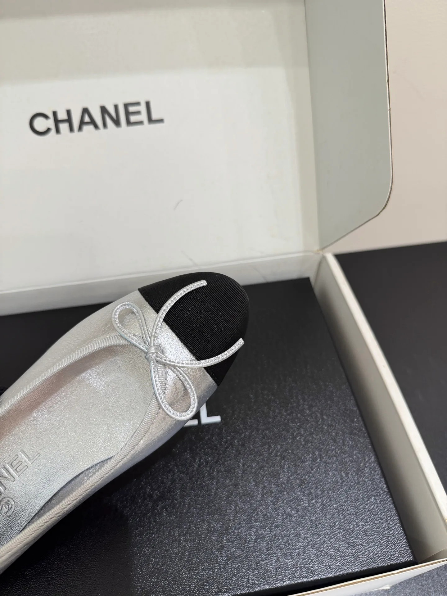 Women's Ballet Flats CHANEL 18080139