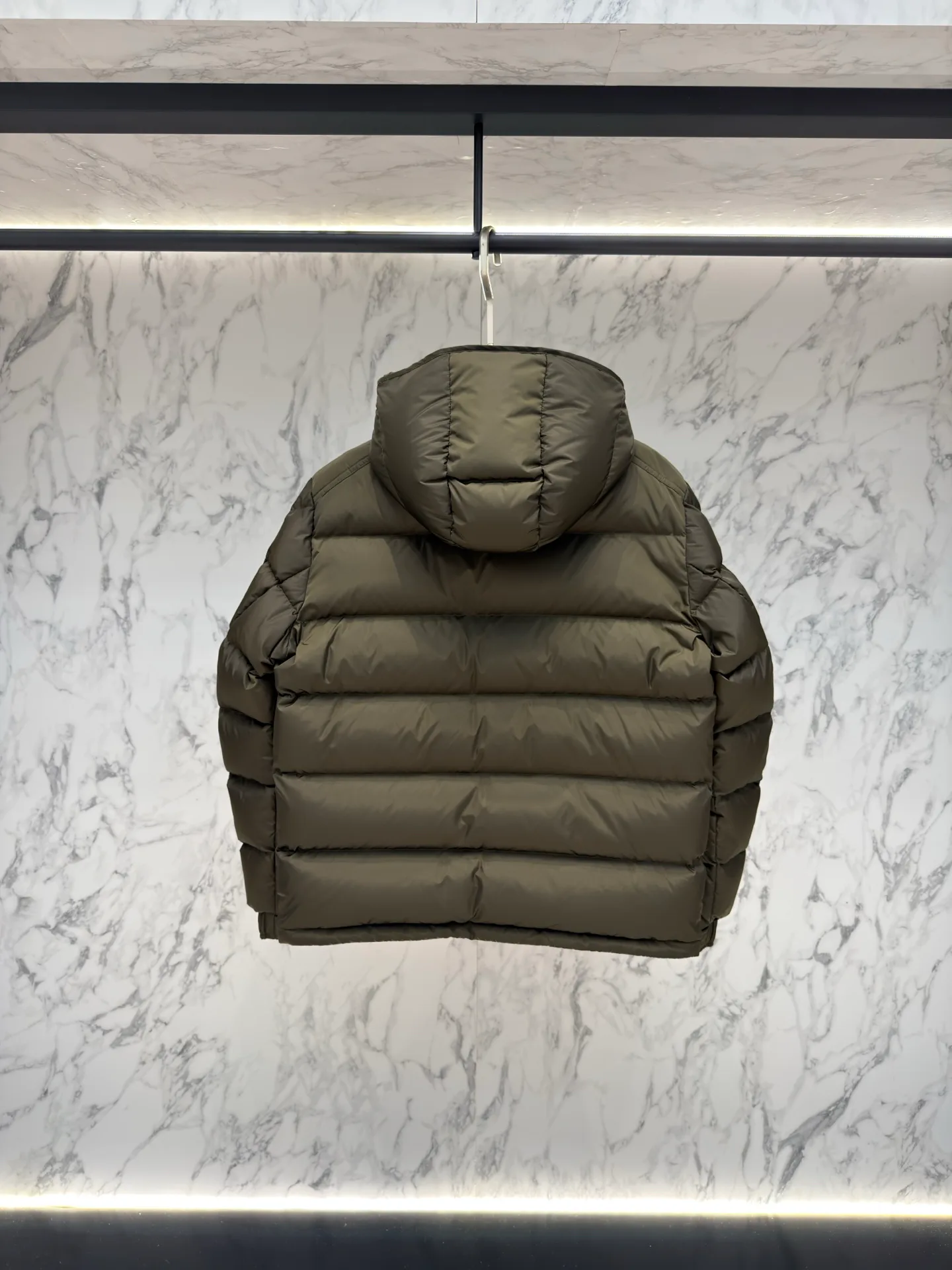 Куртки И Пуховики Мужские Moncler 18681352