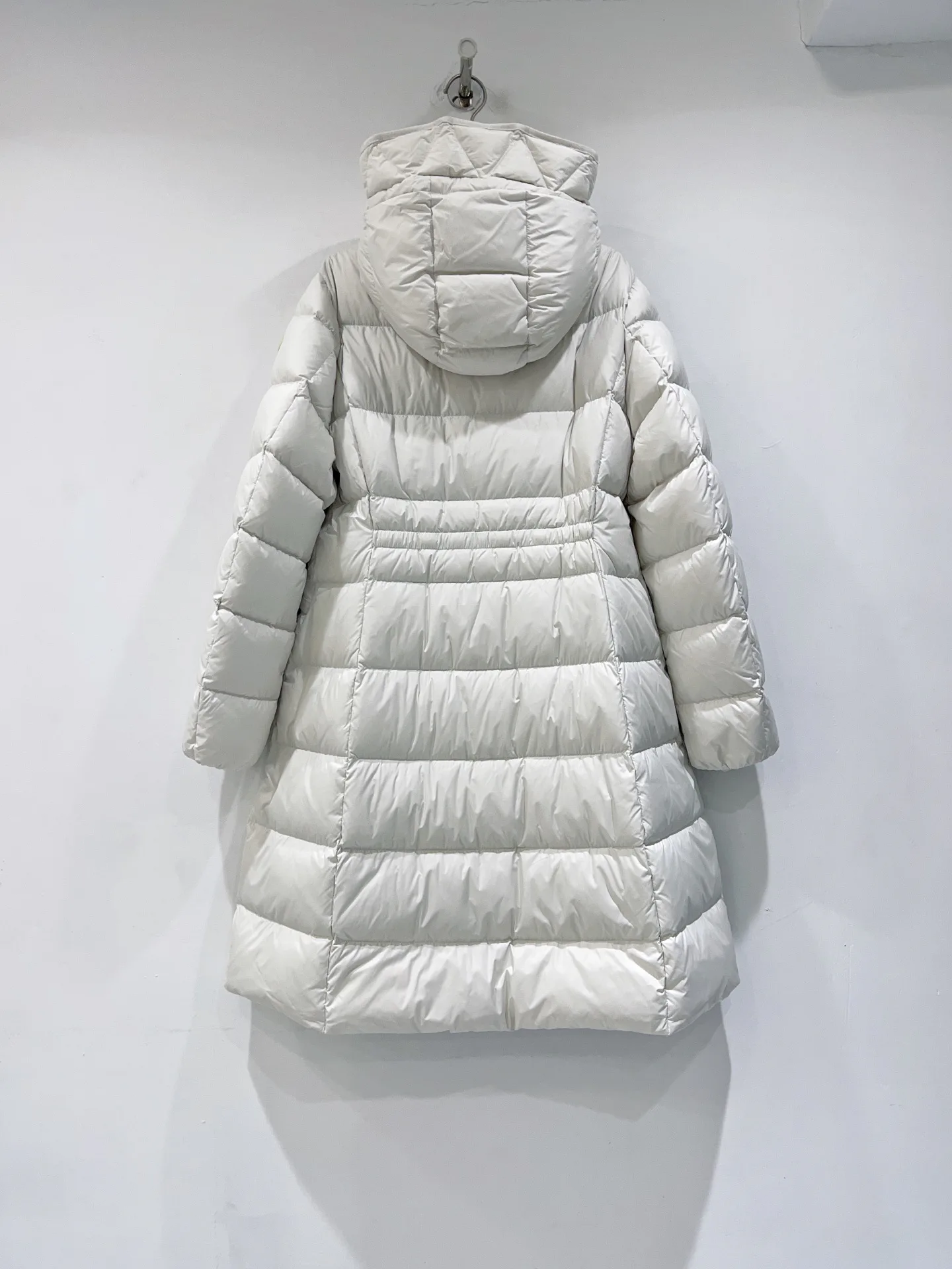 Women's Jackets And Down Jackets MONCLER 18368432