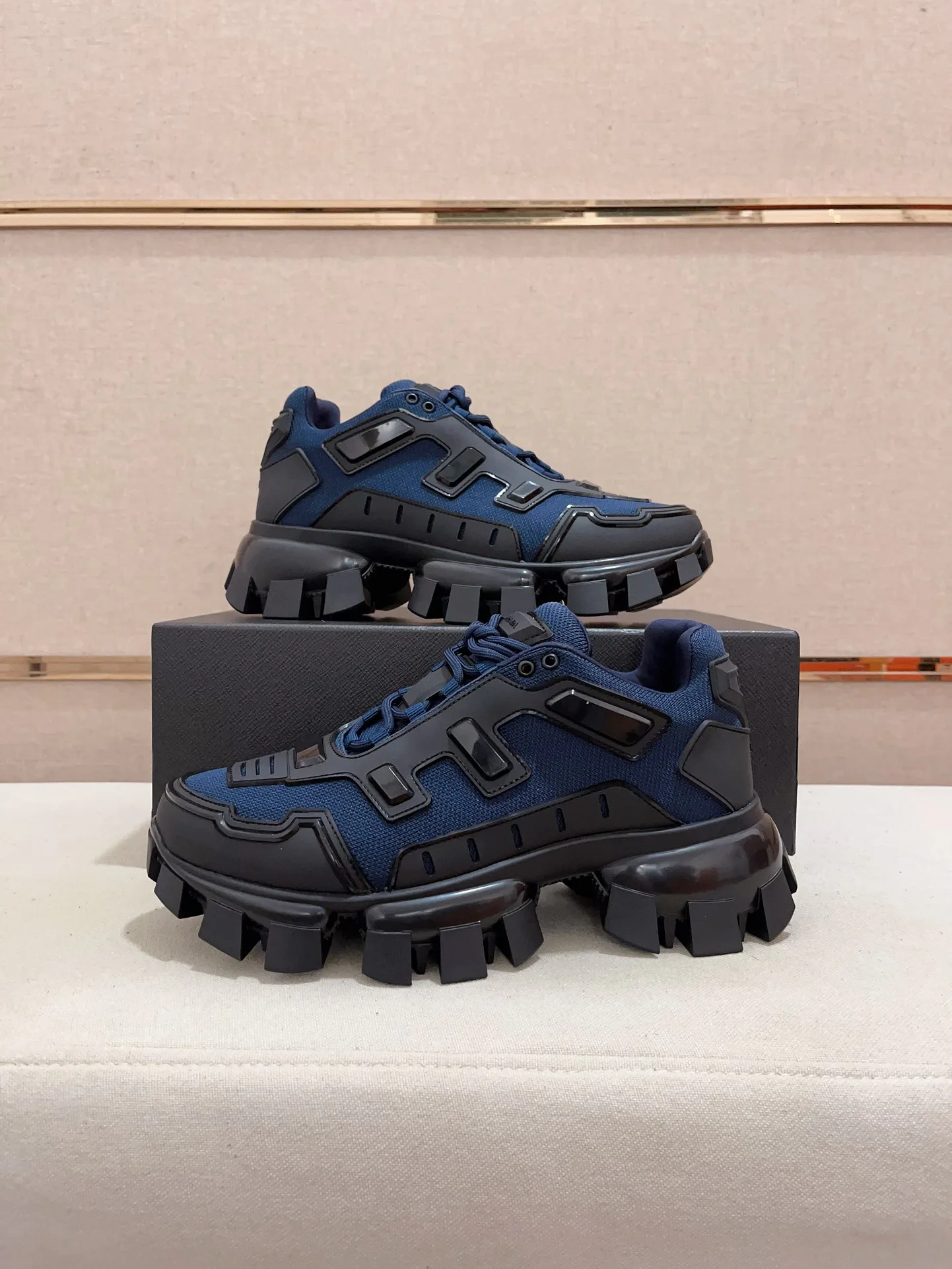 Men's Sneakers PRADA 17955152