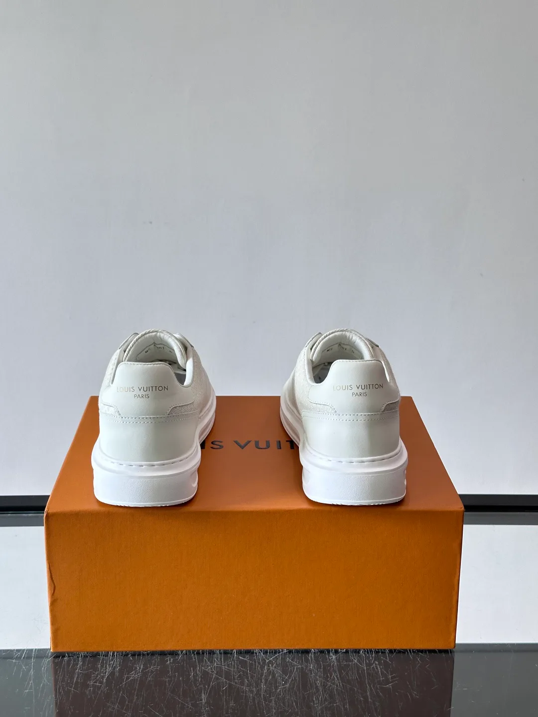 Women's Sneakers LOUIS VUITTON 18102292
