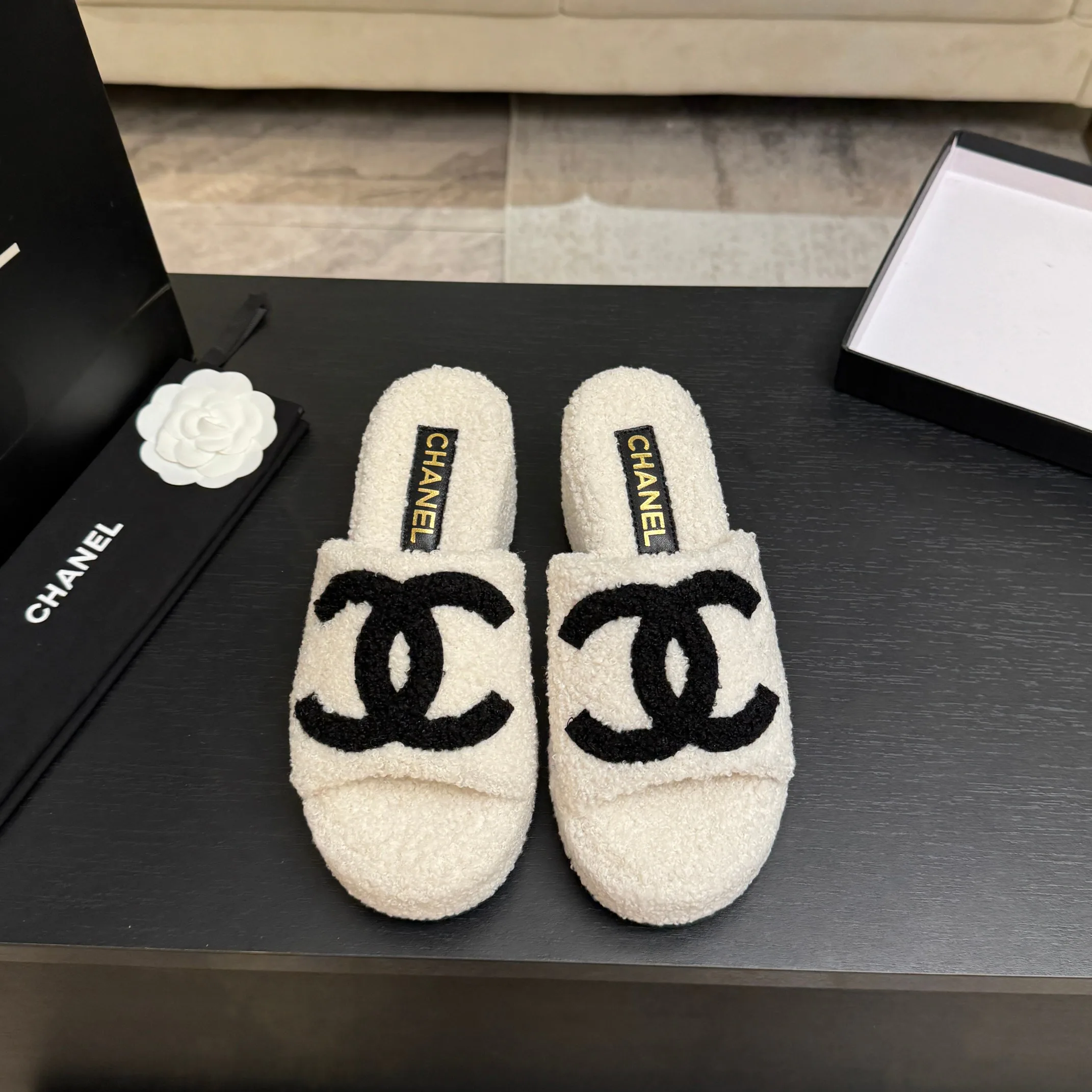 Women's Slippers CHANEL 18500996