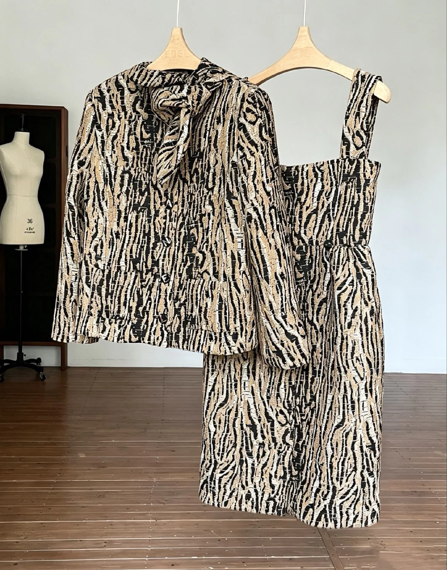 Women's Dresses CHANEL 17999030