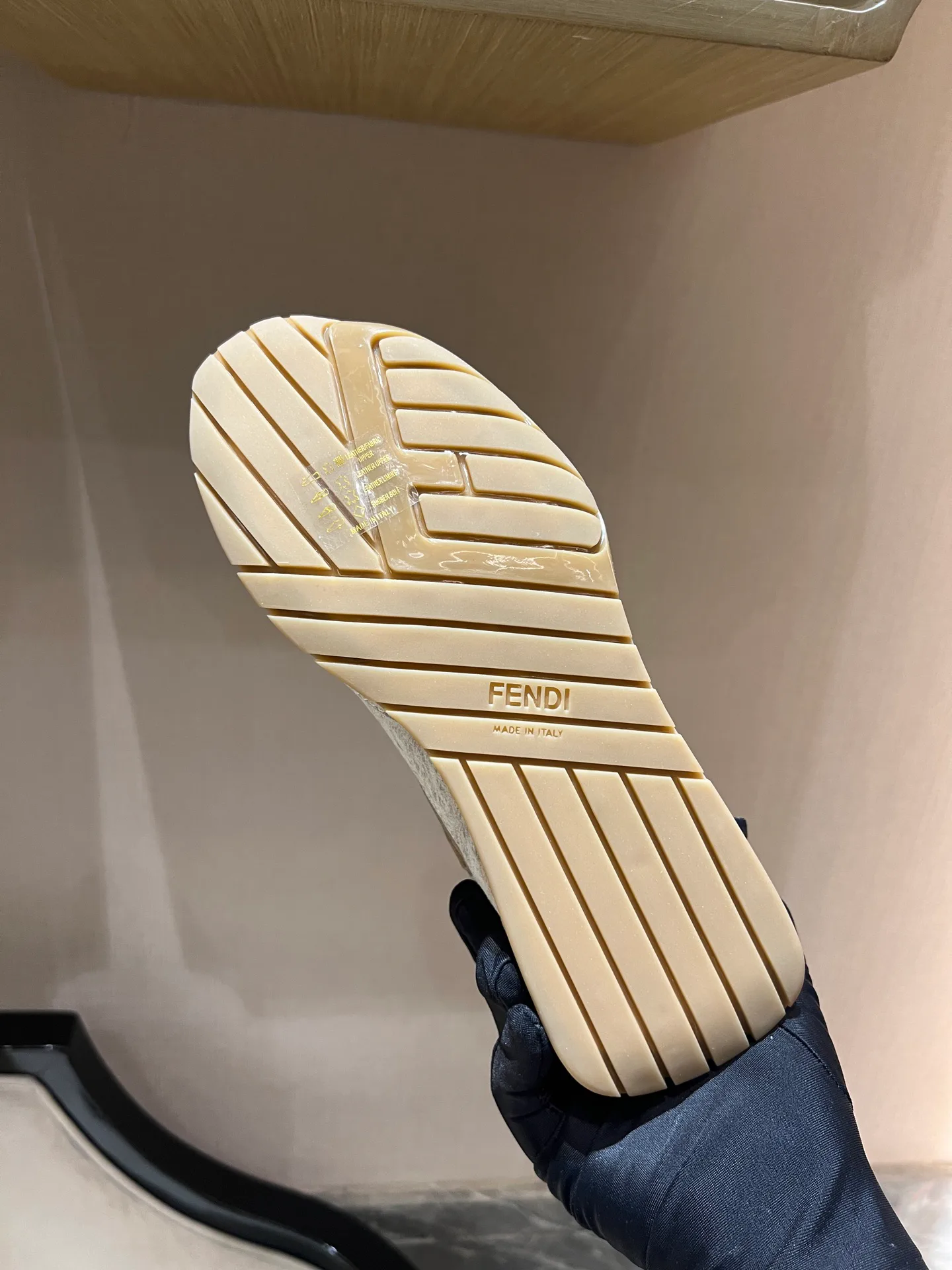Women's Sneakers FENDI 18020741