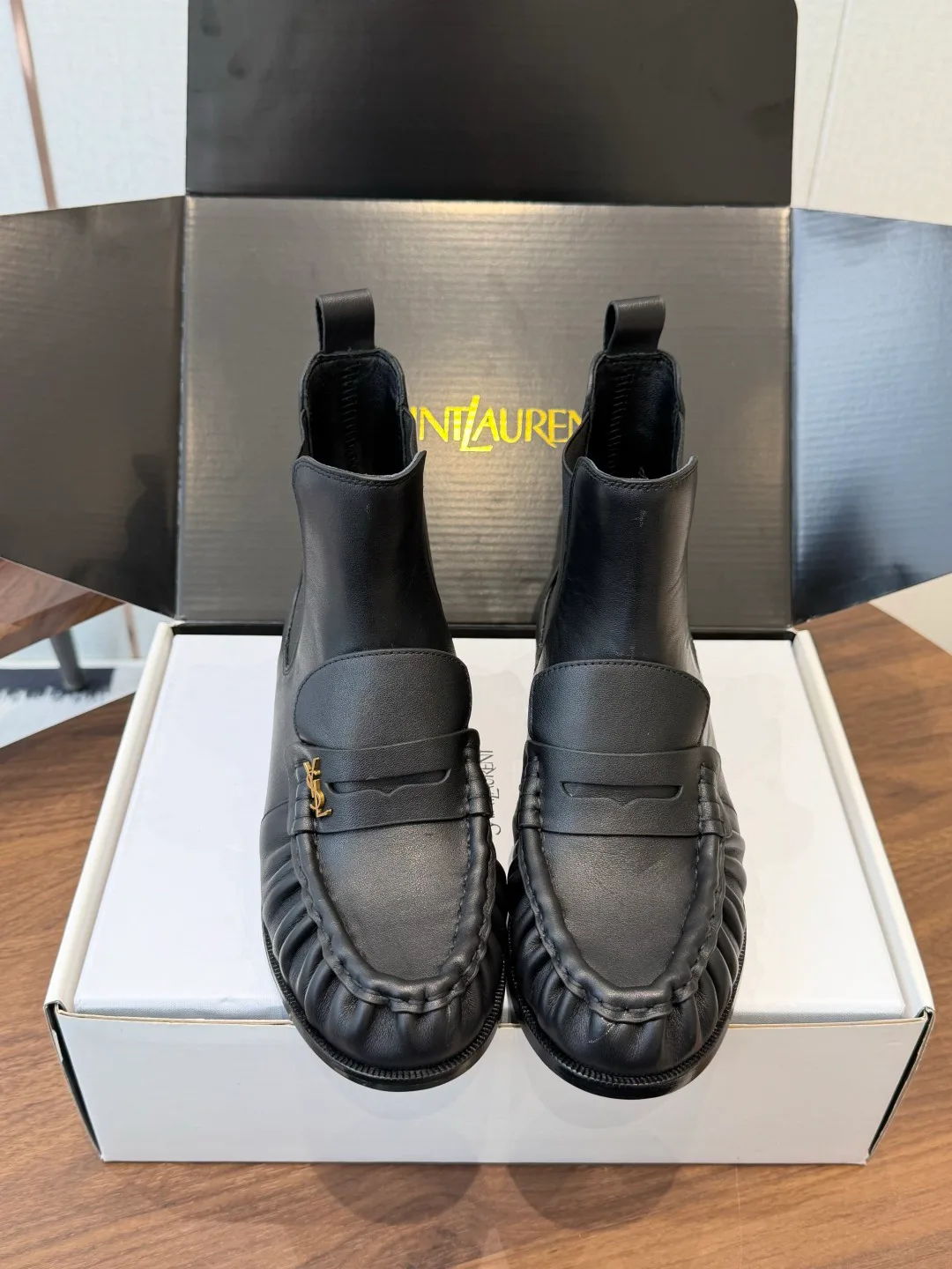 Women's Loafers And Moccasins SAINT LAURENT 18182788