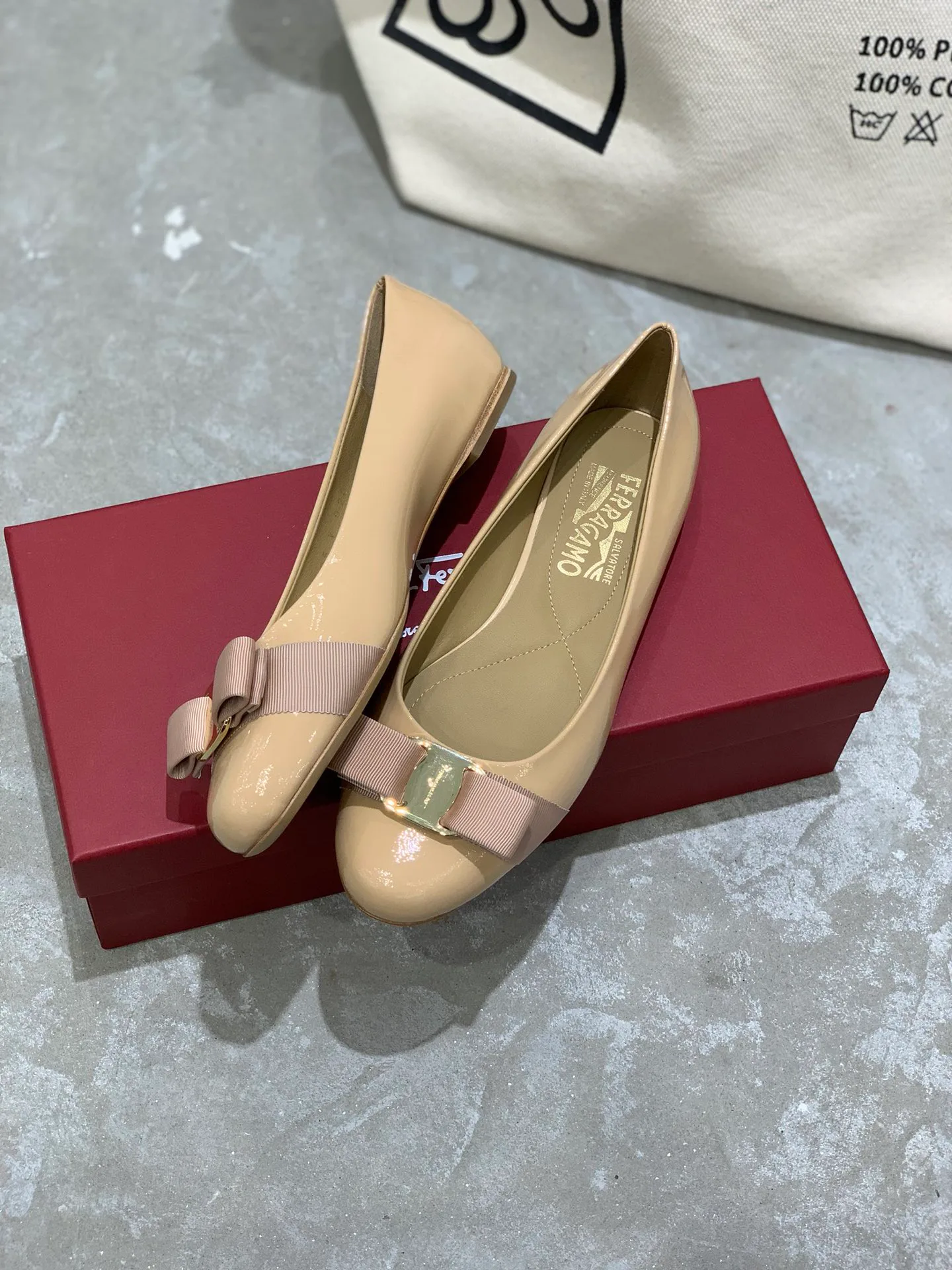Women's Ballet Flats SALVATORE FERRAGAMO 18340644