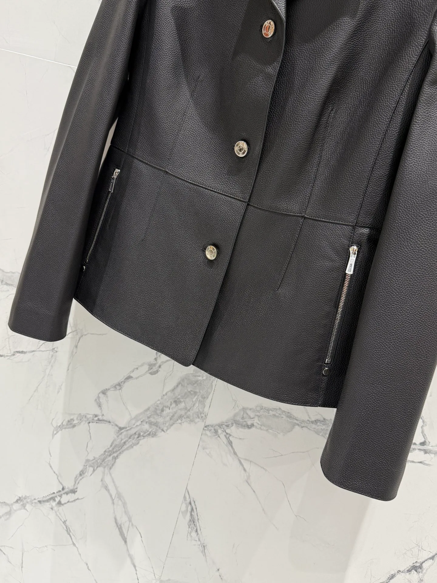 Women's Leather Jackets And Sheepskin Coats HERMES 17823588