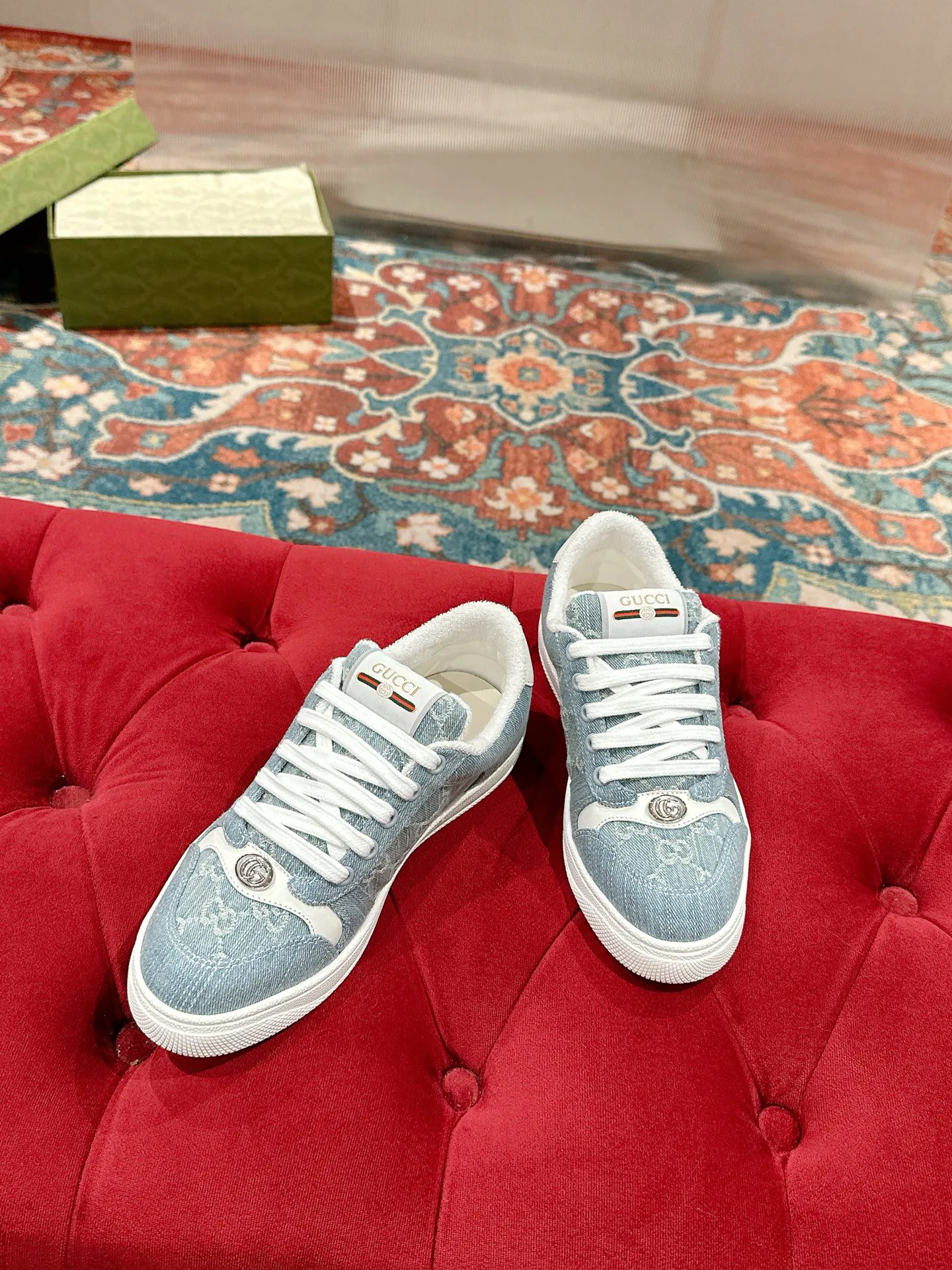 Women's Sneakers GUCCI 17956650