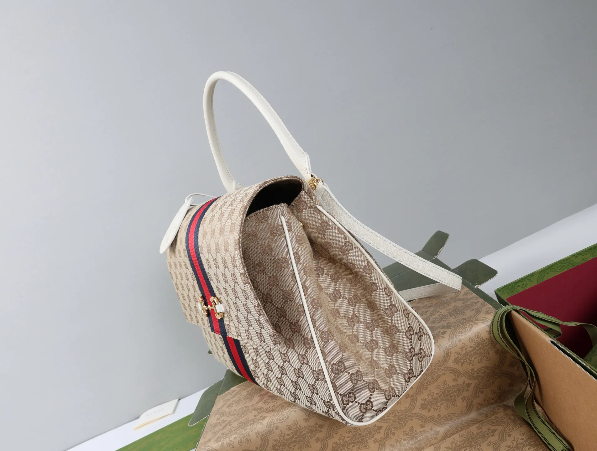 Women's Classic Handbags GUCCI 18250578