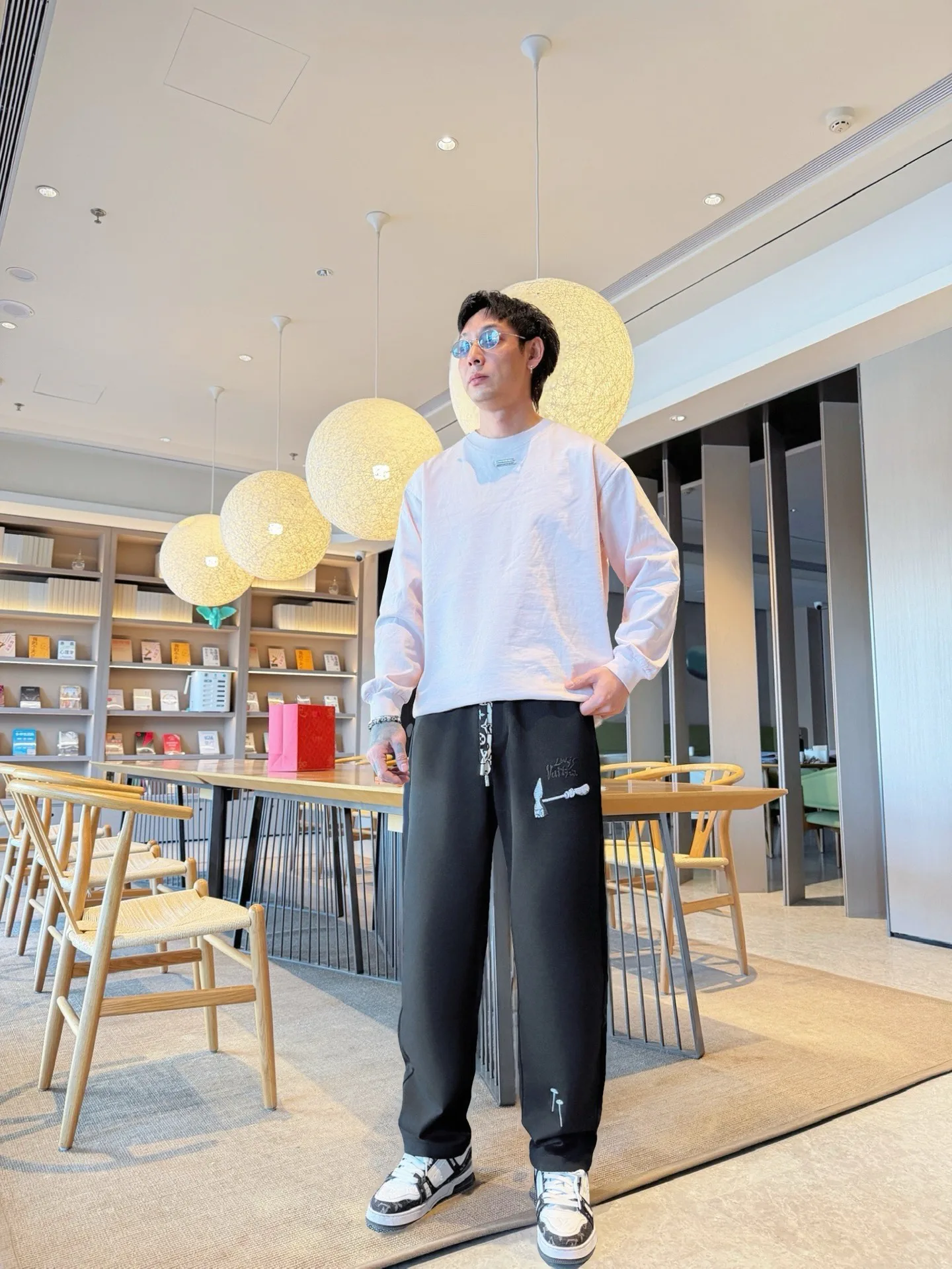 Men's Trousers LOUIS VUITTON 18345782