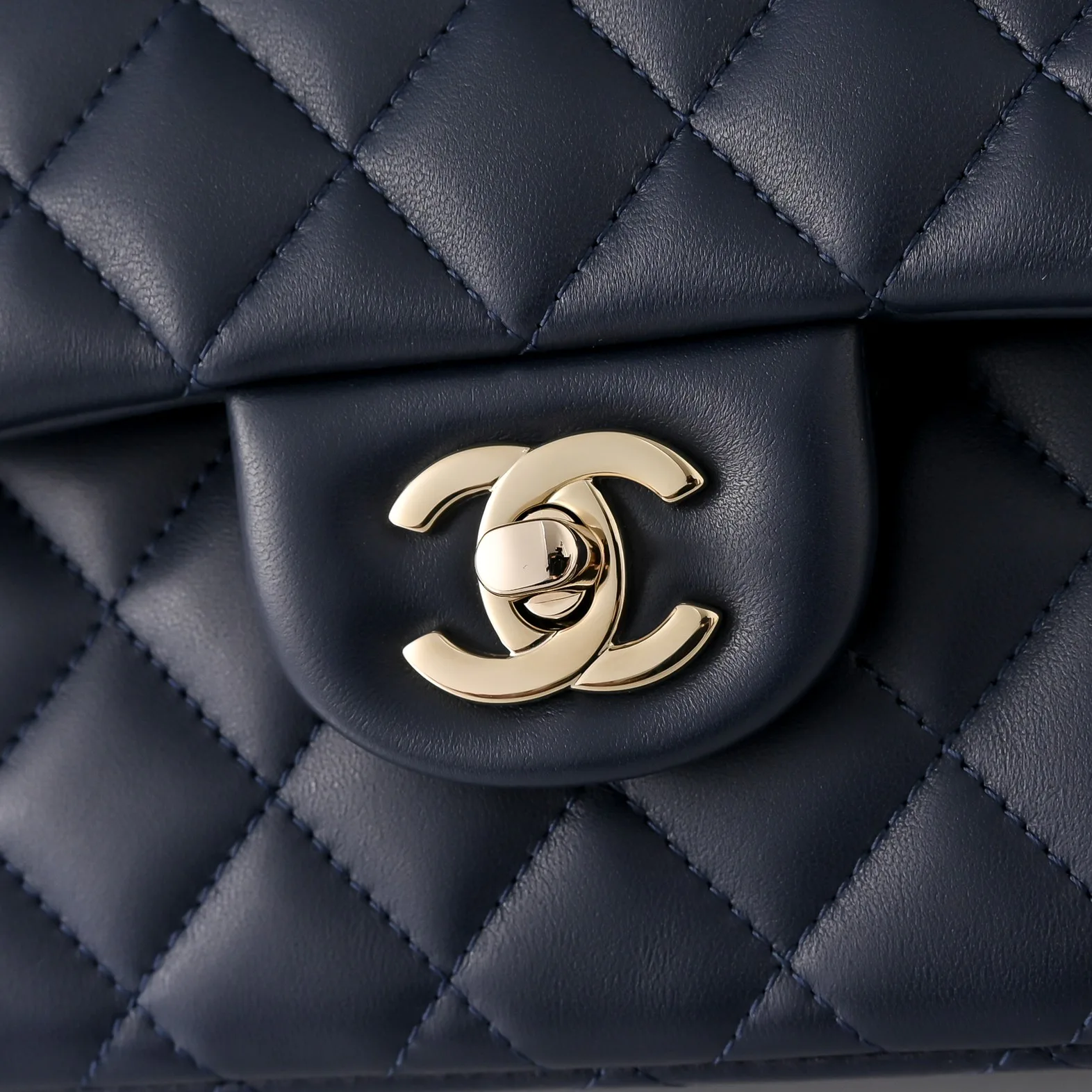 Women's Classic Handbags CHANEL 17844642