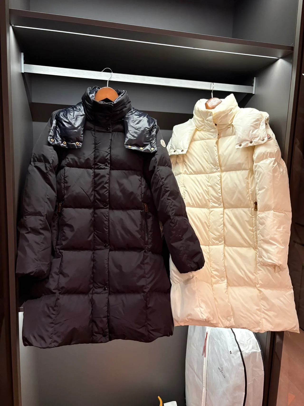 Куртки И Пуховики Женские Moncler 18599904