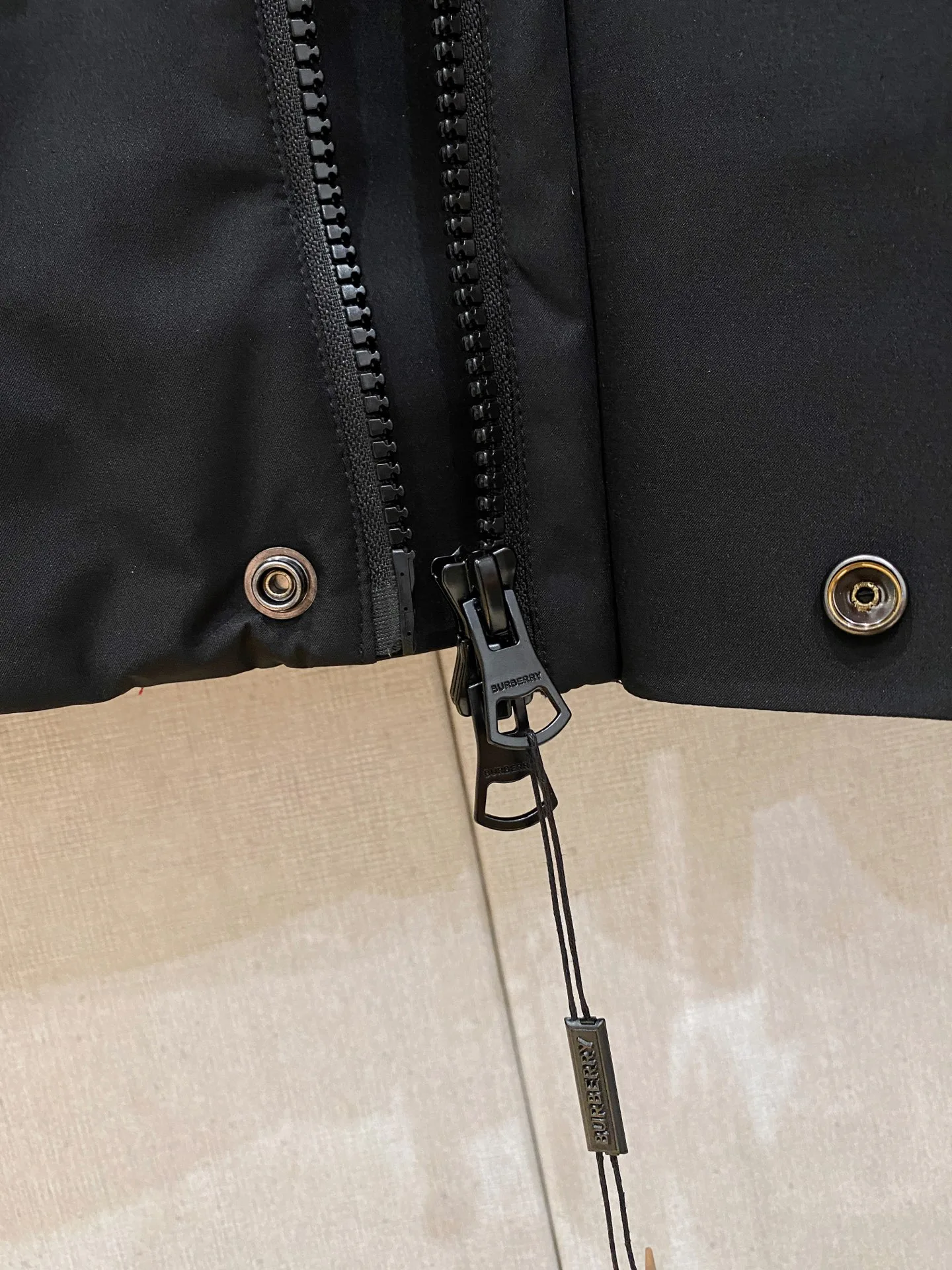 Women's Jackets And Down Jackets MONCLER 18111243