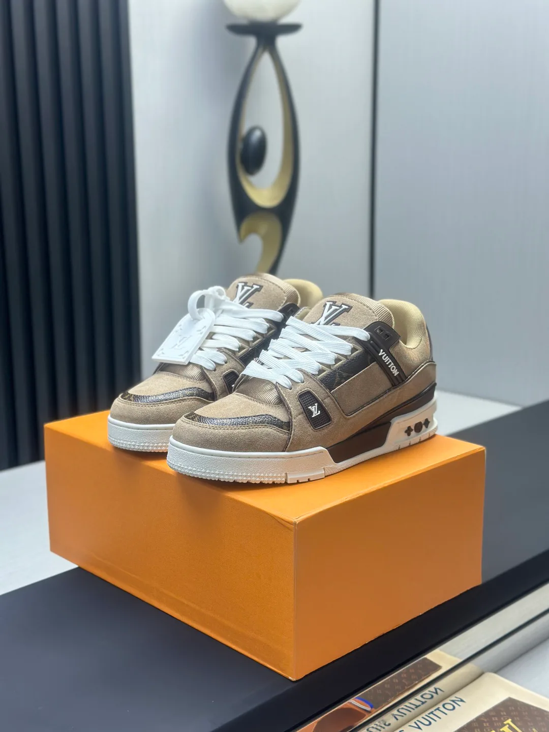 Women's Sneakers LOUIS VUITTON 18011614