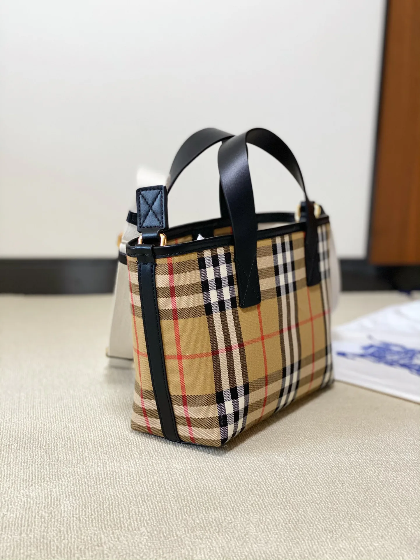 Women's Classic Handbags BURBERRY 17960836