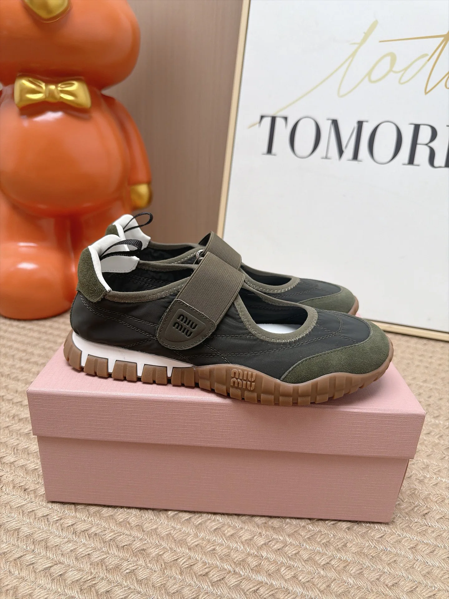 Women's Sneakers MIU MIU 18063021