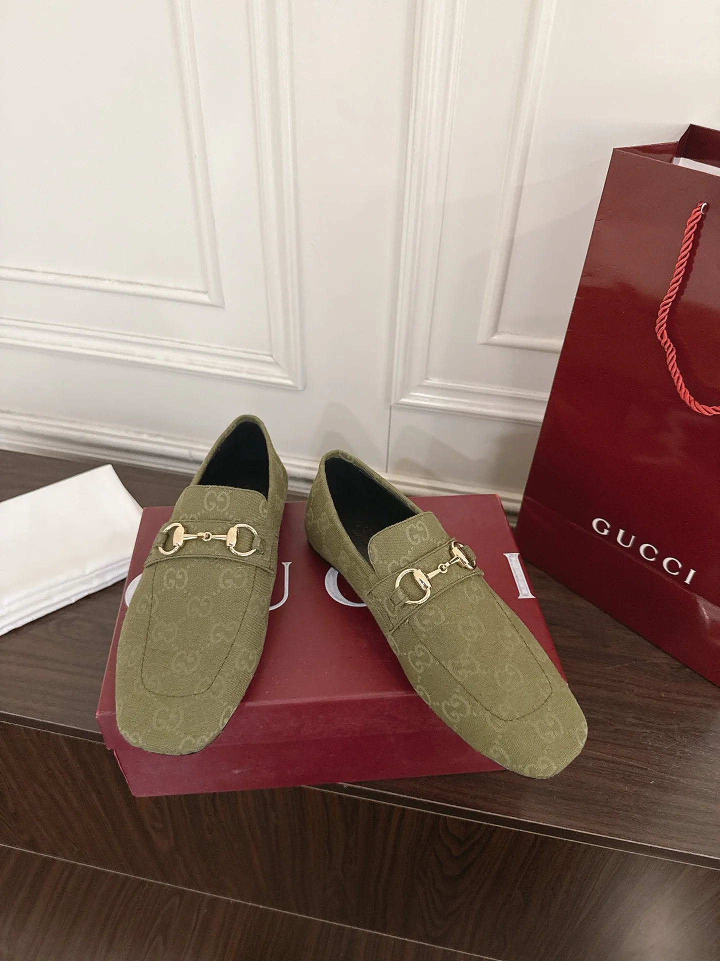 Women's Loafers And Moccasins GUCCI 17956769