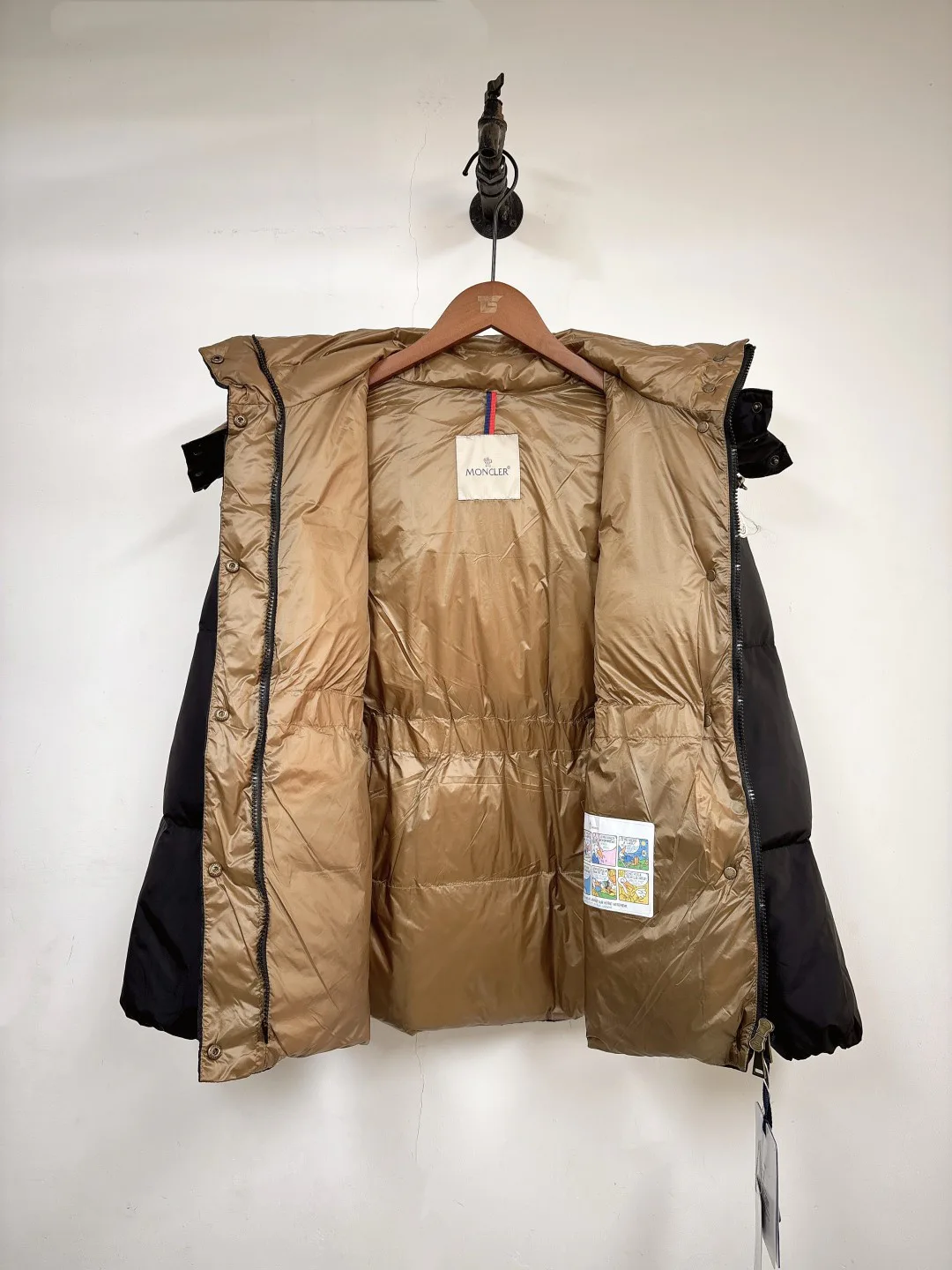 Women's Jackets And Down Jackets MONCLER 17810366