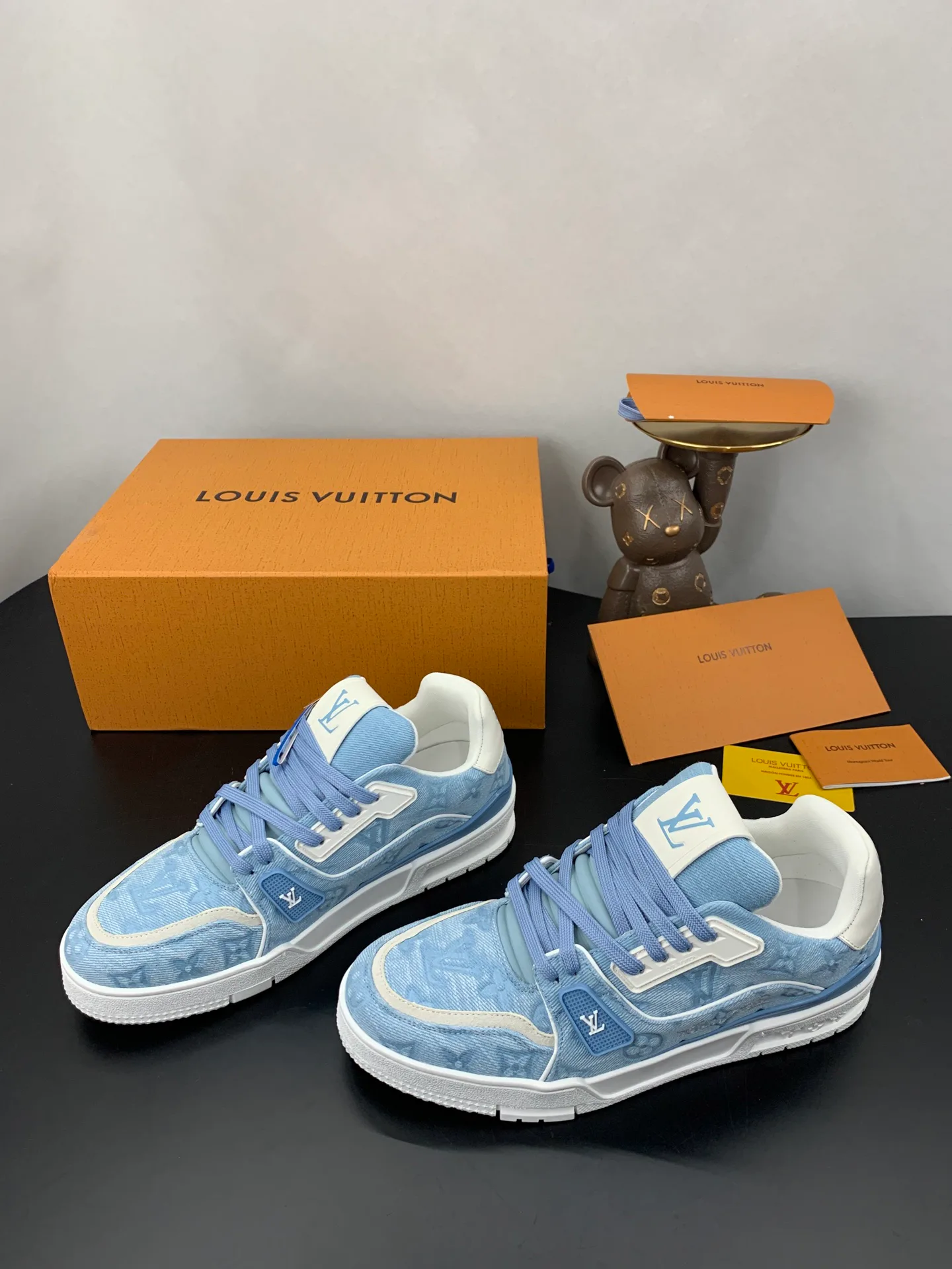 Women's Sneakers LOUIS VUITTON 17545275