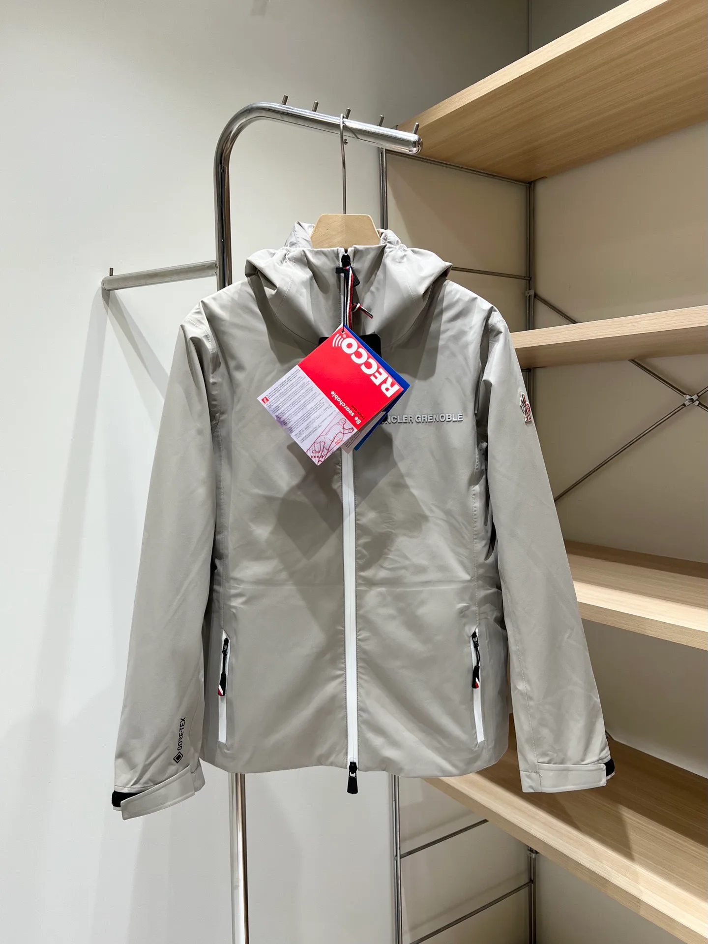 Women's Jackets And Down Jackets MONCLER 18131363