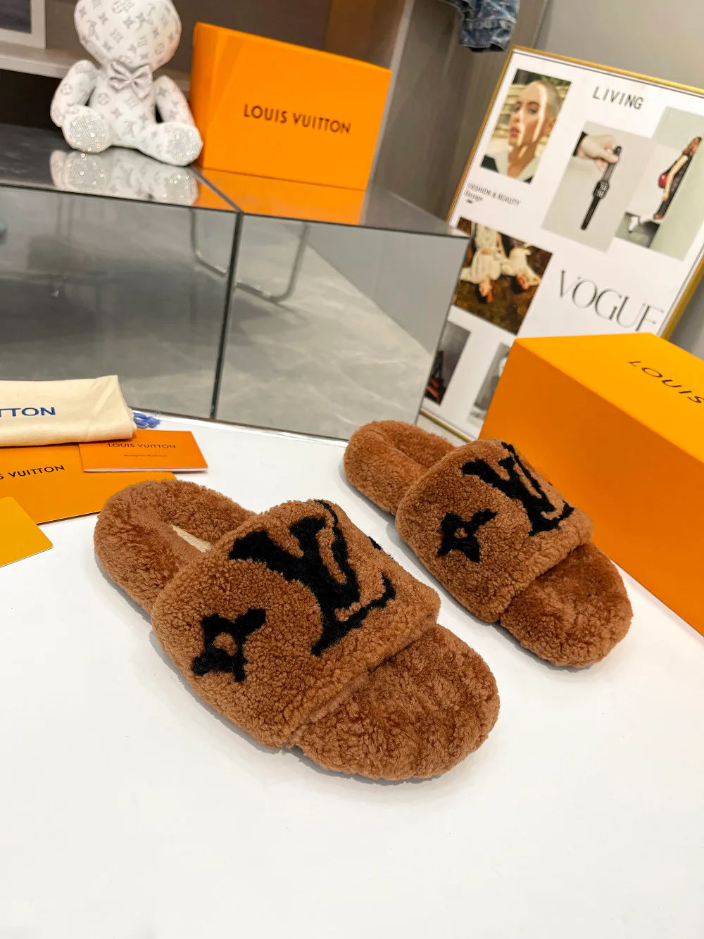 Women's Slippers LOUIS VUITTON 18366830