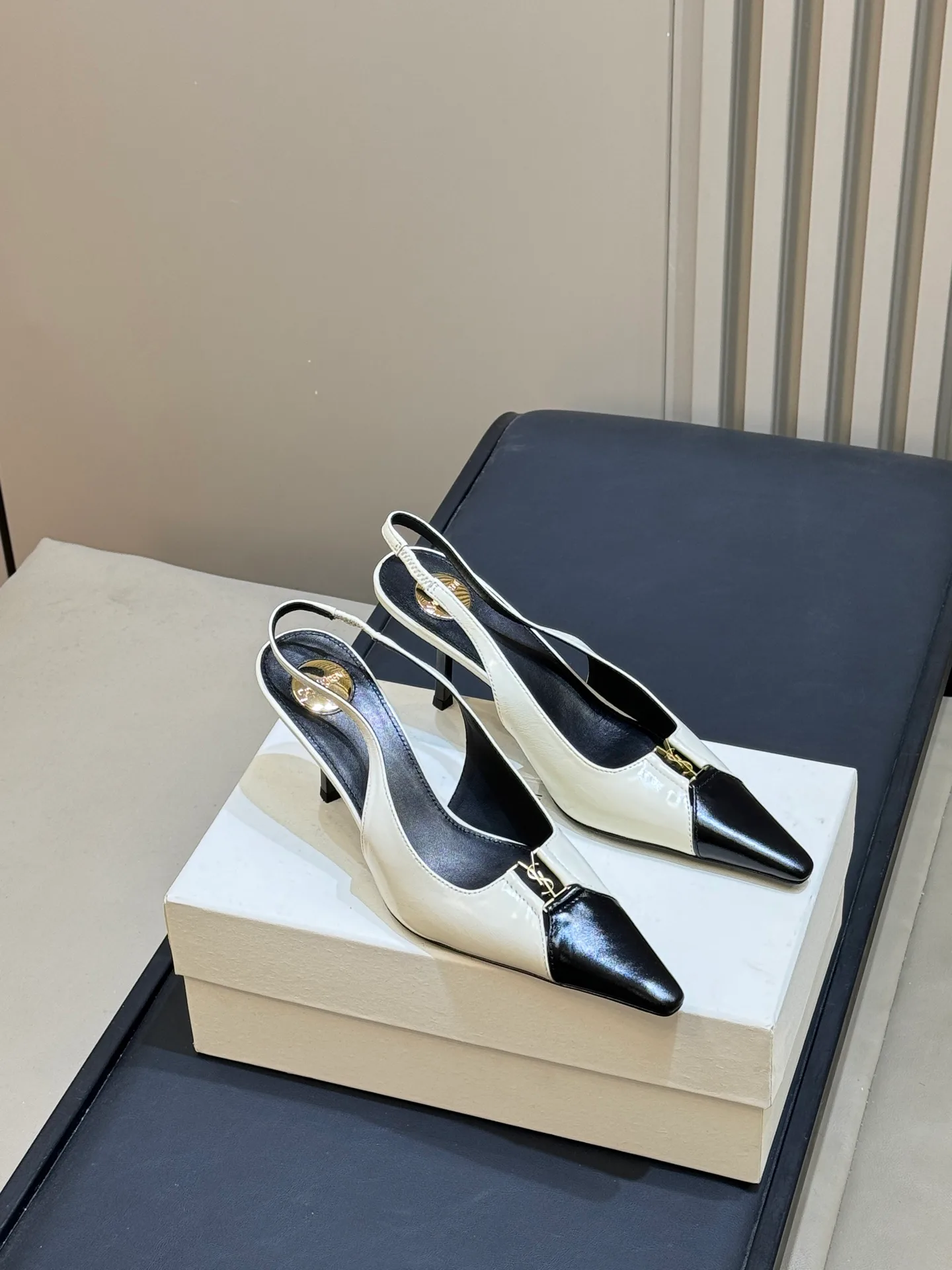 Women's Heels SAINT LAURENT 18073631